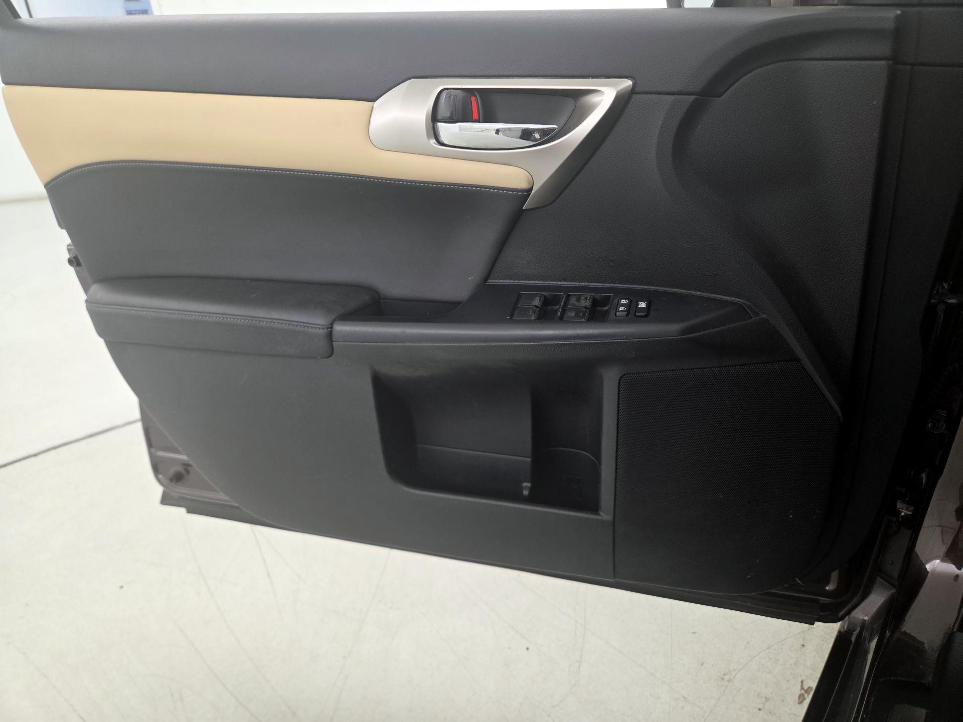 Thumbnail: 2014 Lexus CT - 12