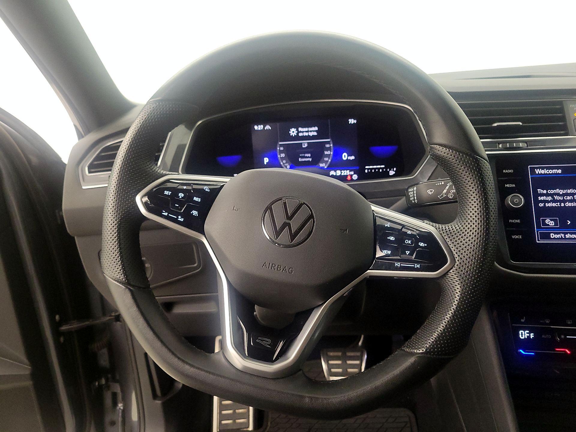 Thumbnail: 2022 Volkswagen Tiguan - 10