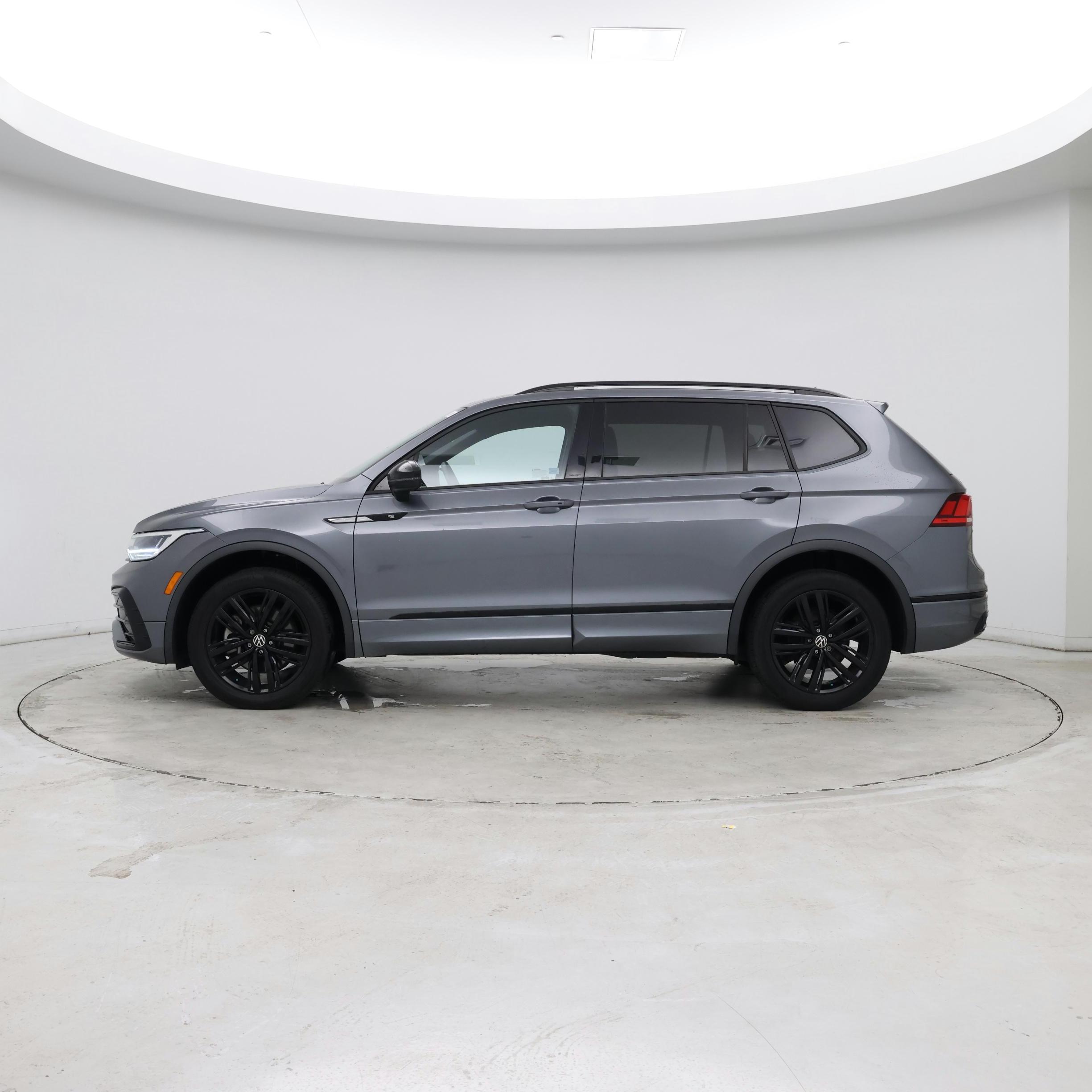 Thumbnail: 2022 Volkswagen Tiguan - 8