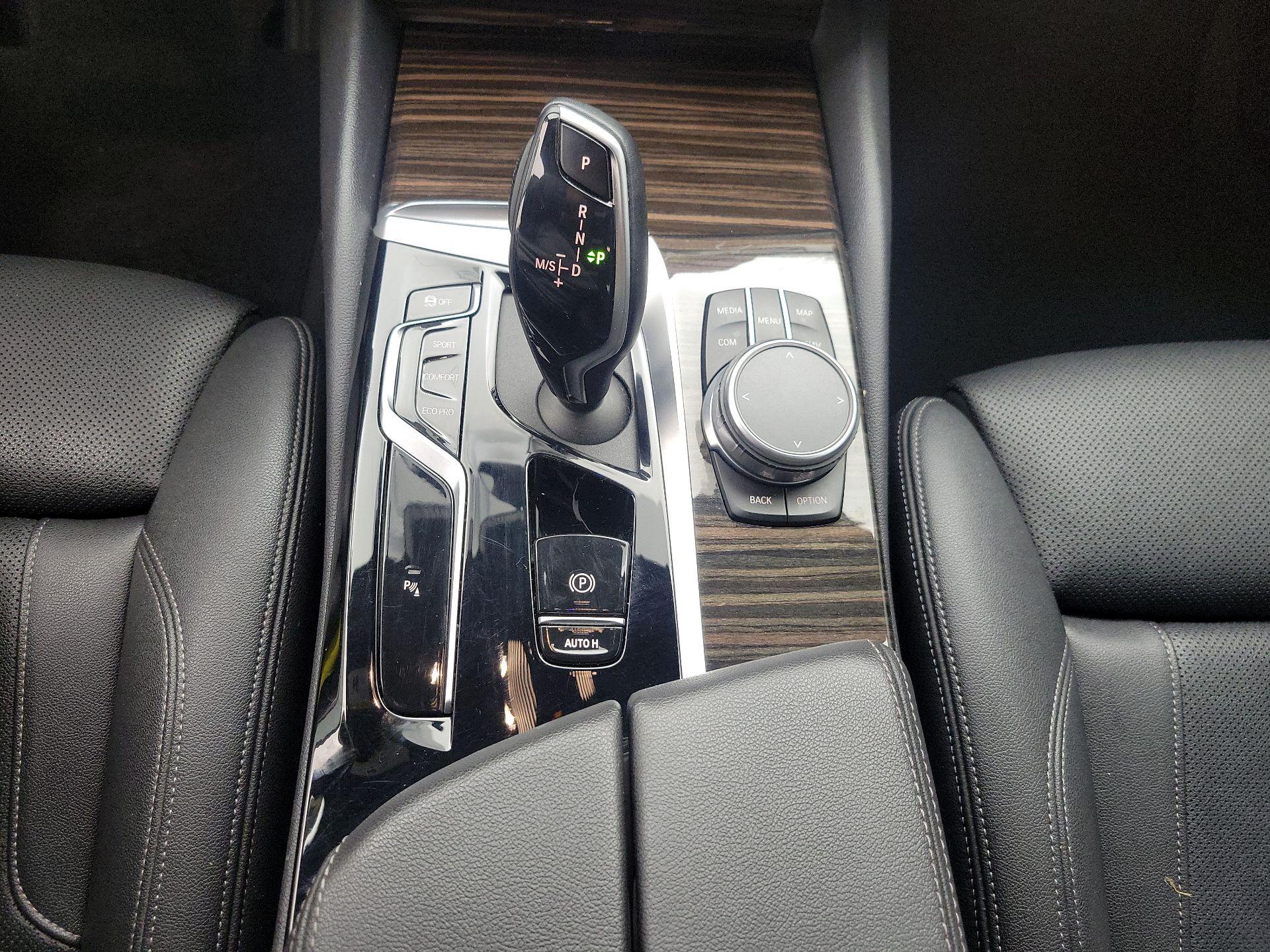 Thumbnail: 2021 BMW 5 Series - 18