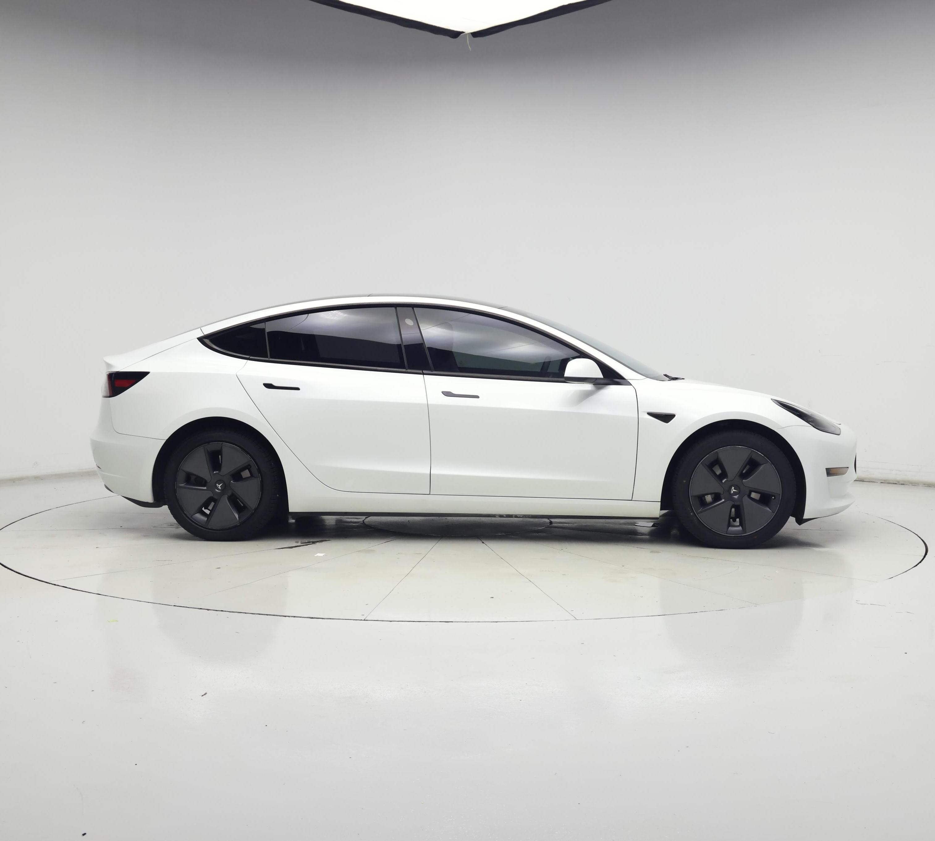 Thumbnail: 2023 Tesla Model 3 - 7
