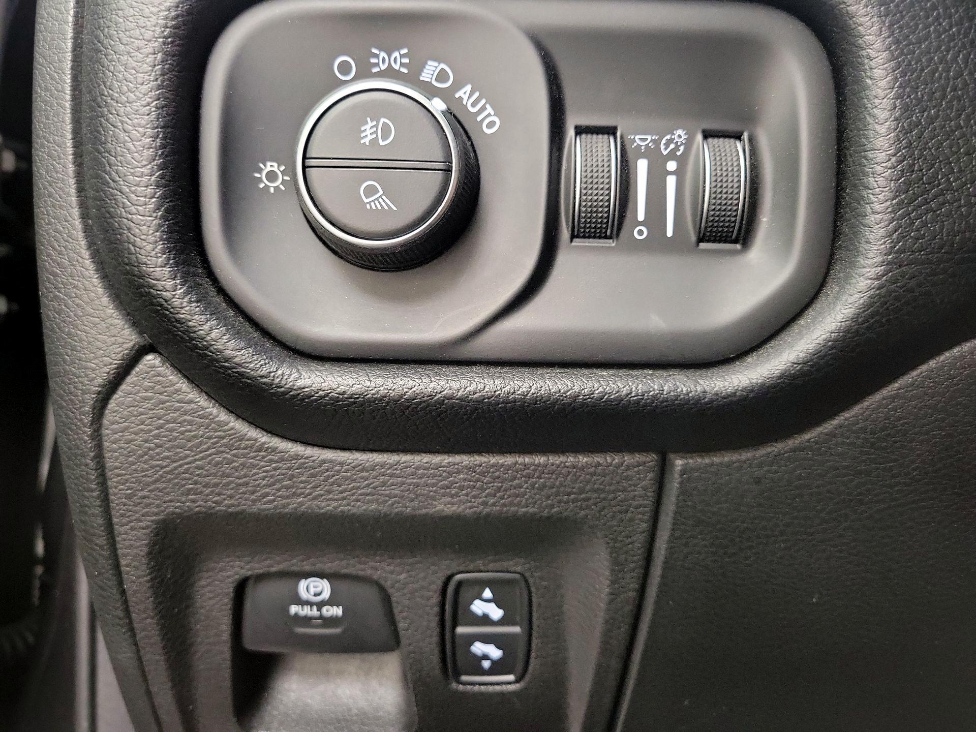 Thumbnail: 2019 RAM 1500 - 13