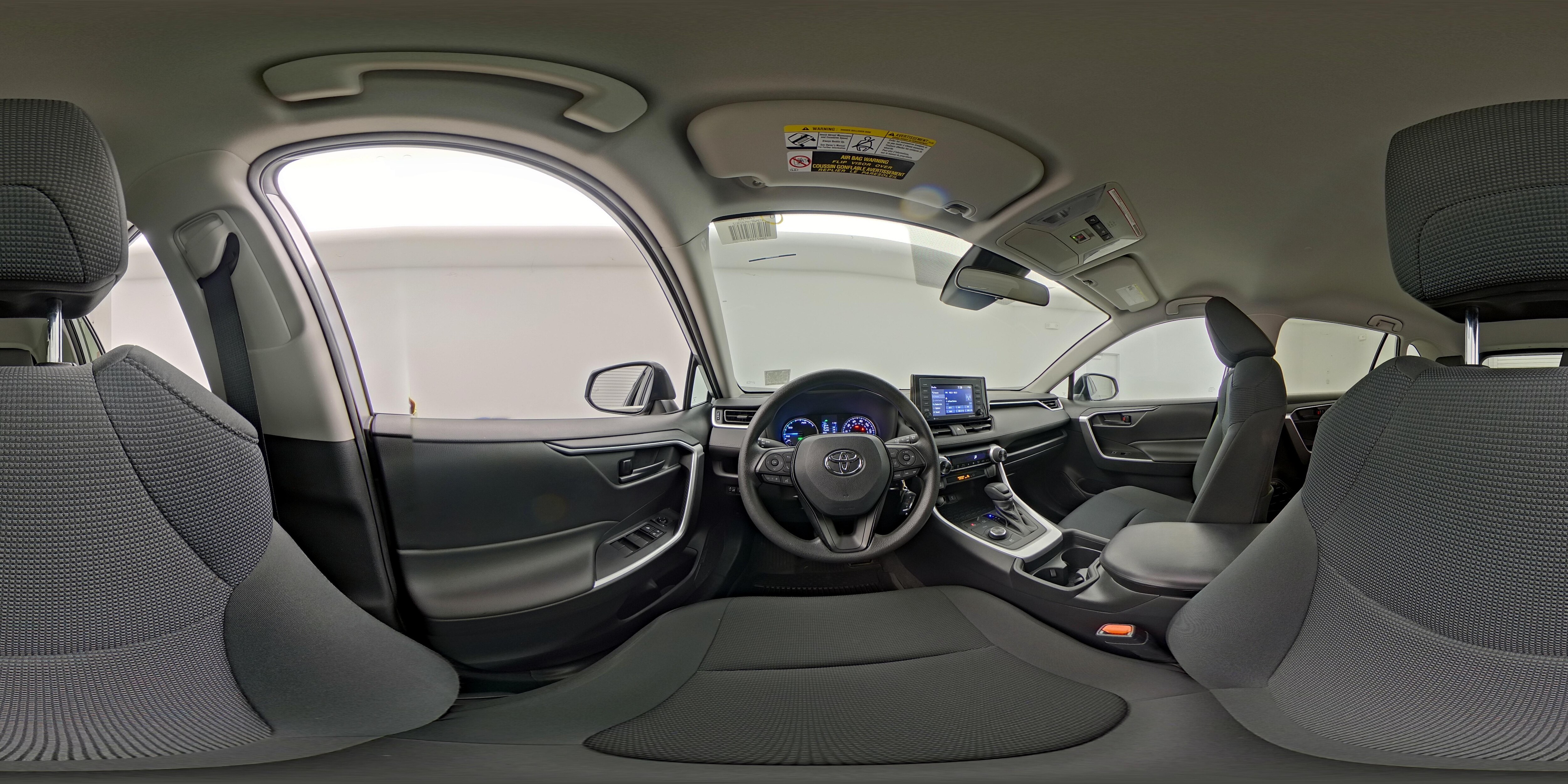 2021 Toyota RAV4 LE - Photo 17