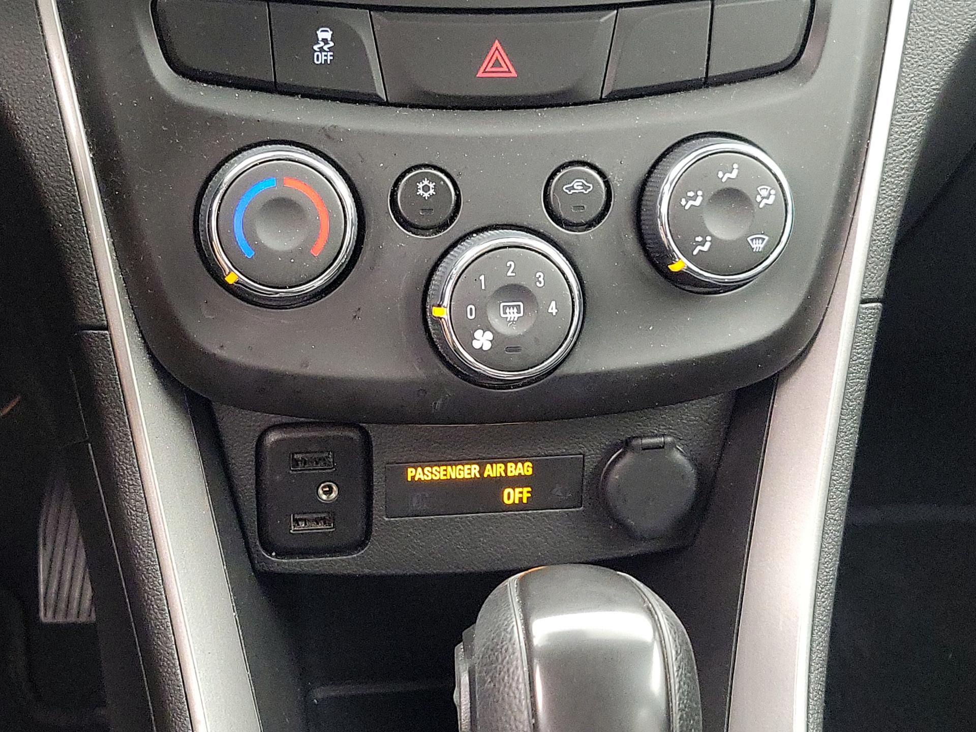 Thumbnail: 2021 Chevrolet Trax - 16