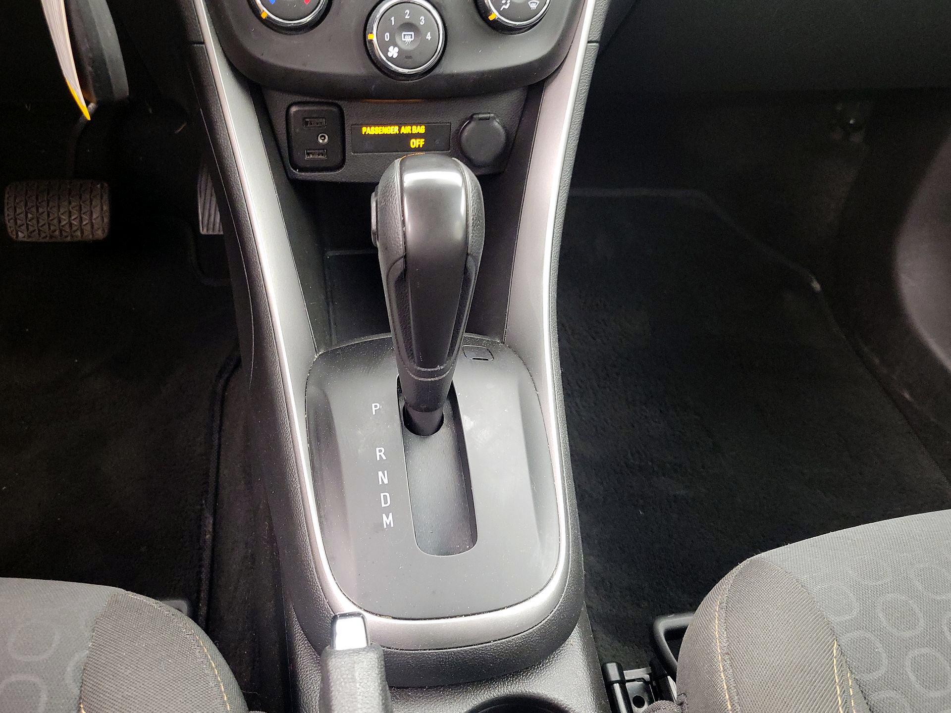 Thumbnail: 2021 Chevrolet Trax - 17