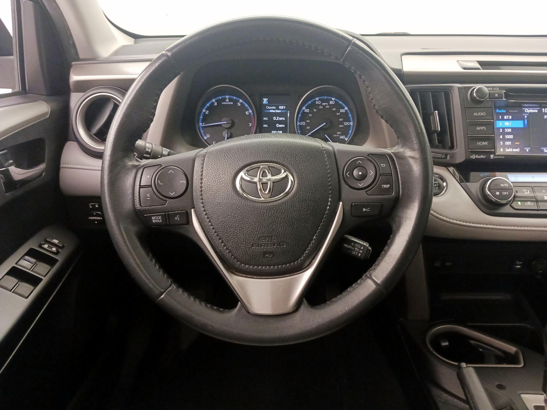 Thumbnail: 2018 Toyota RAV4 - 10
