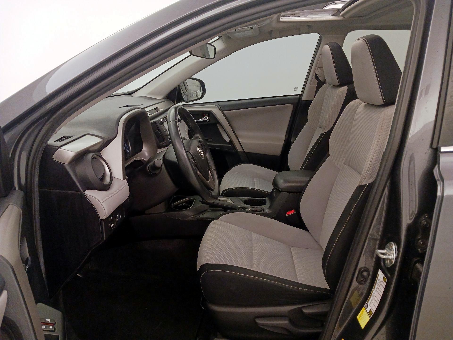 Thumbnail: 2018 Toyota RAV4 - 11