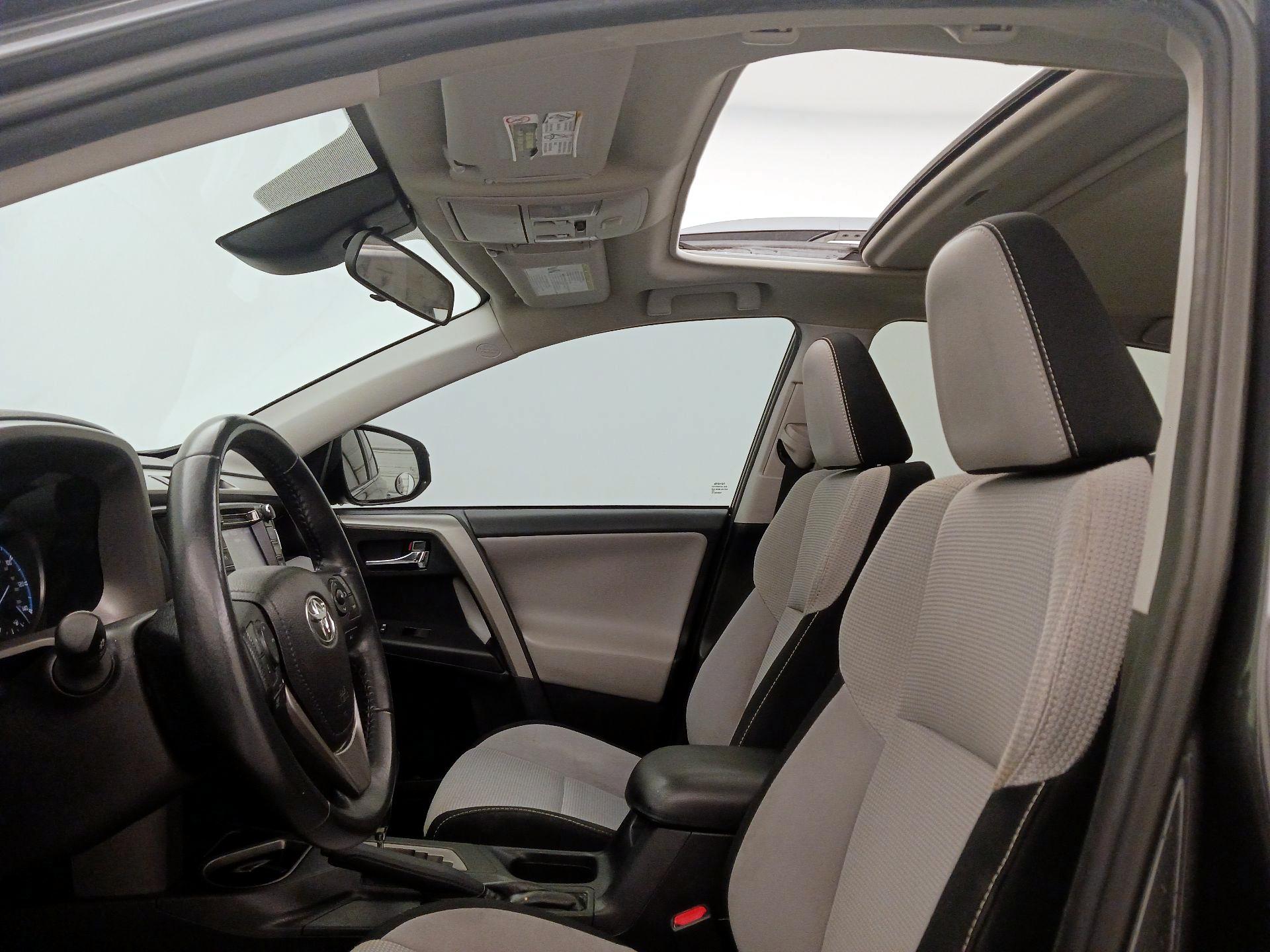 Thumbnail: 2018 Toyota RAV4 - 19