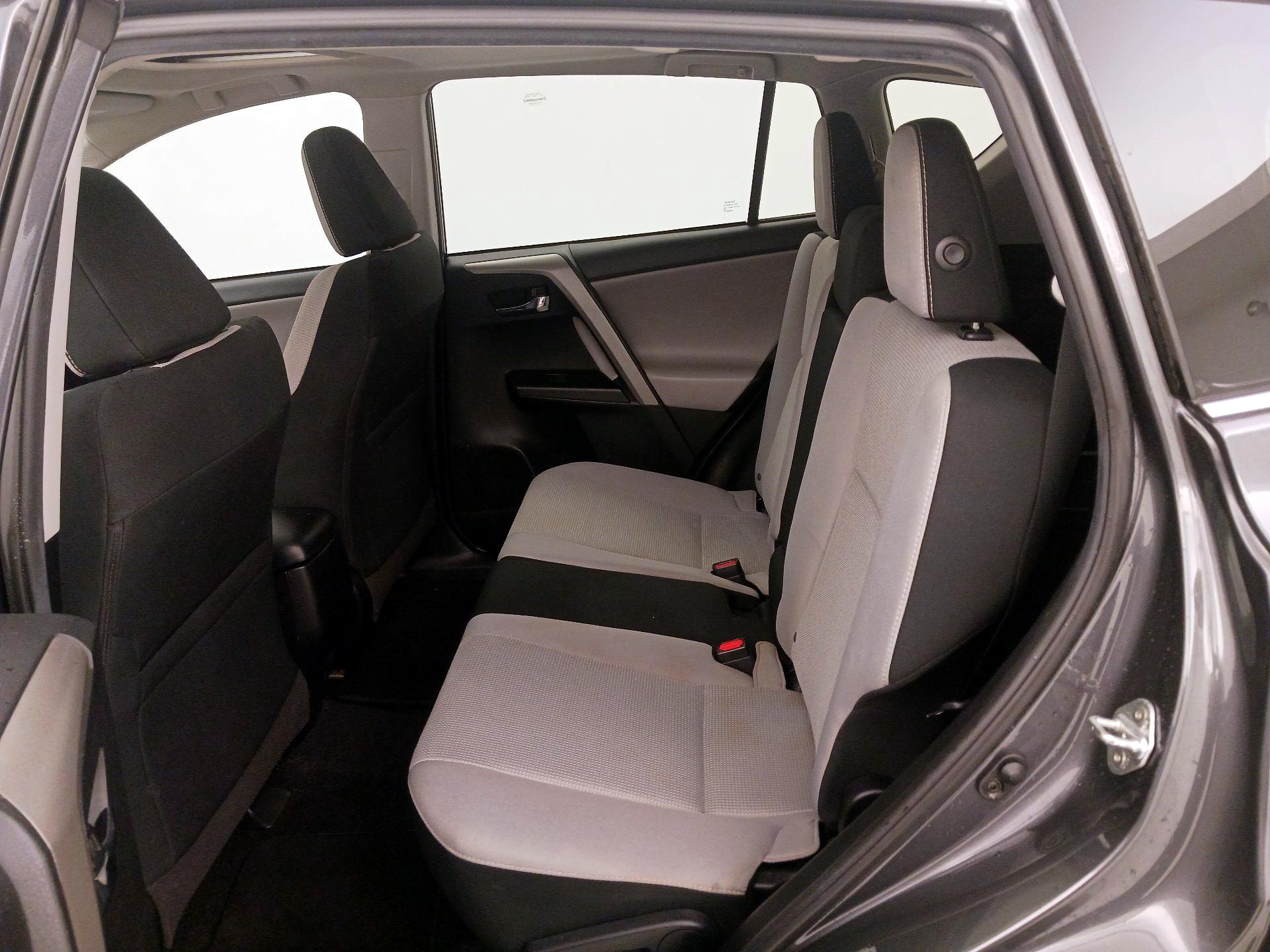 Thumbnail: 2018 Toyota RAV4 - 20
