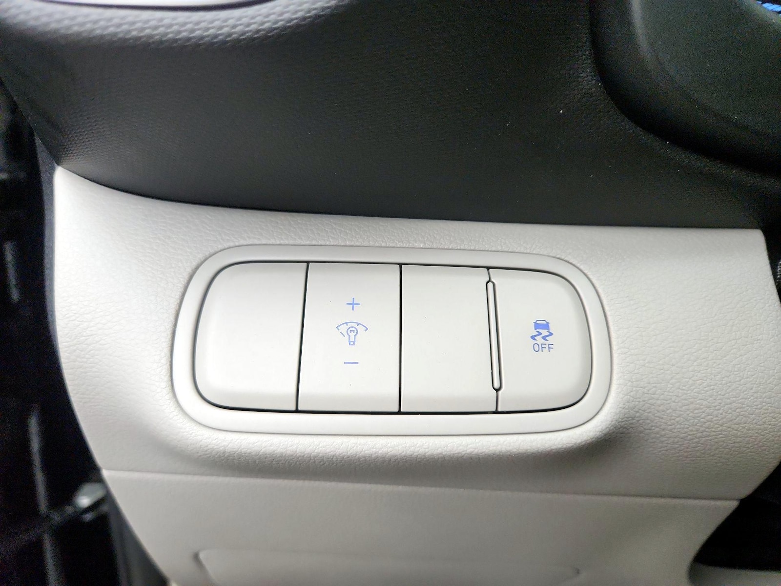 2024 Hyundai Venue SEL - Photo 14