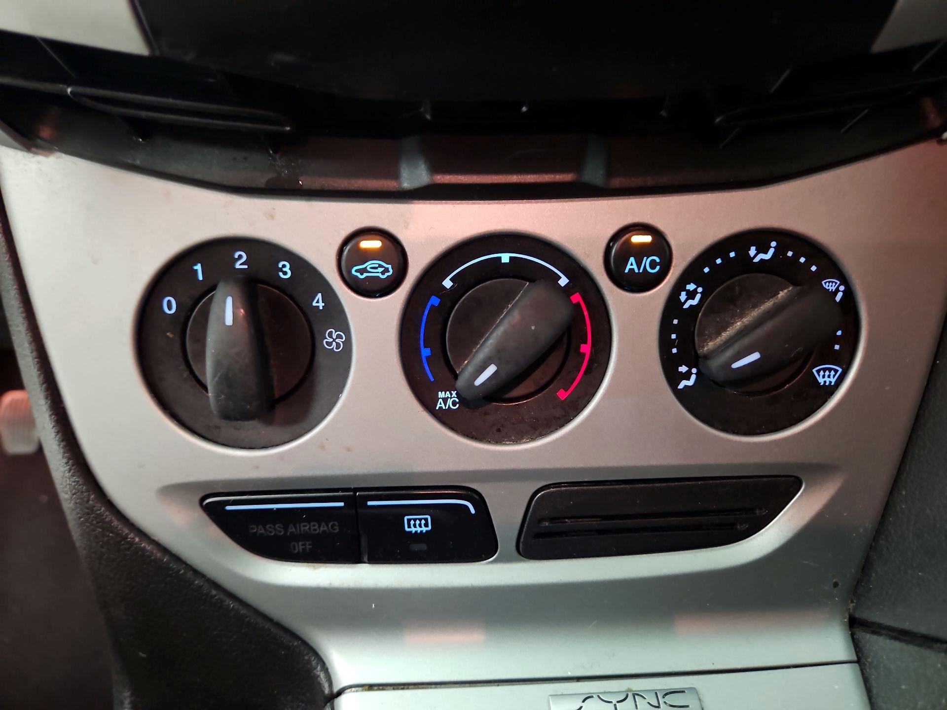Thumbnail: 2014 Ford Focus - 15