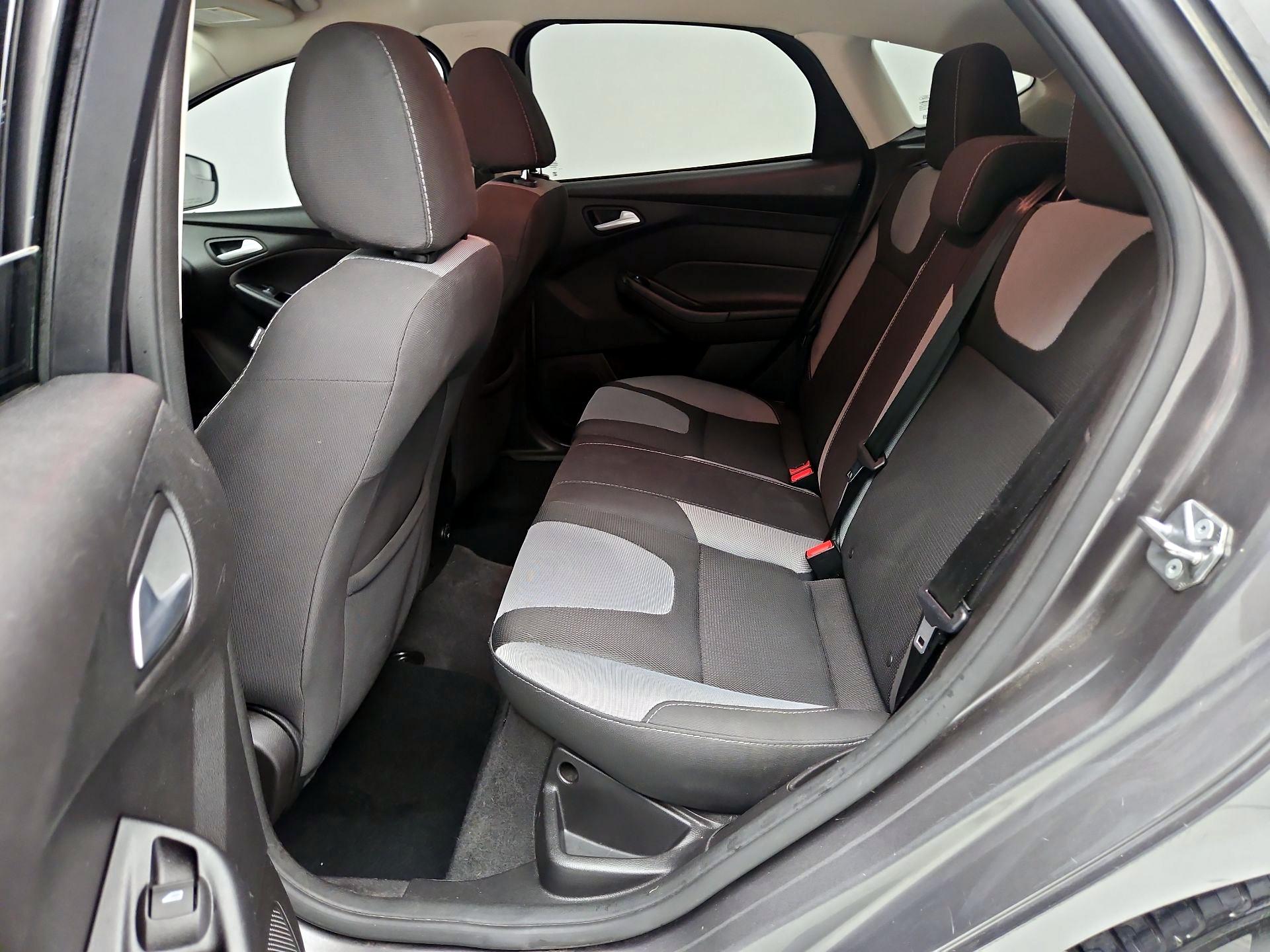 Thumbnail: 2014 Ford Focus - 18