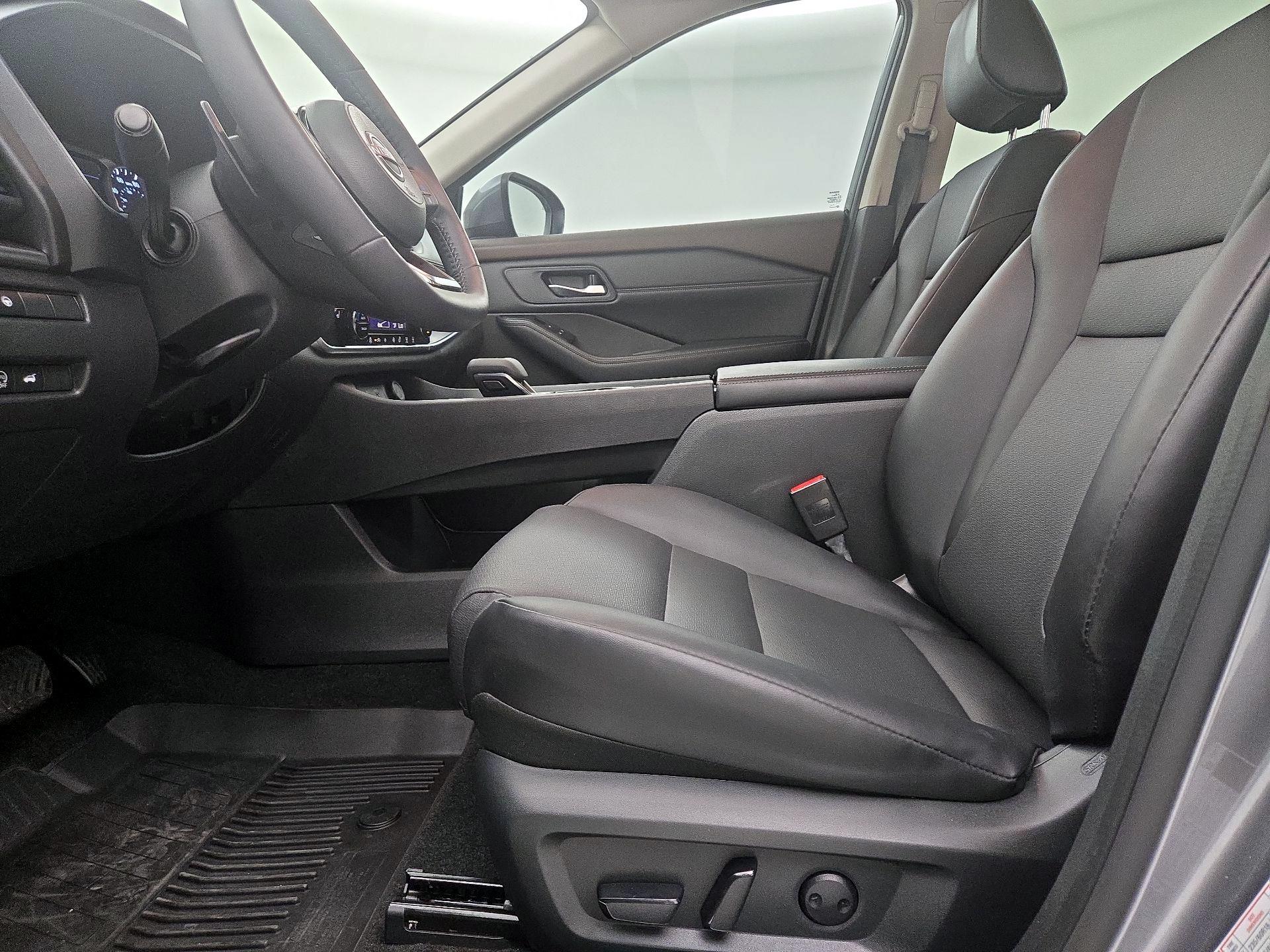 Thumbnail: 2023 Nissan Rogue - 11