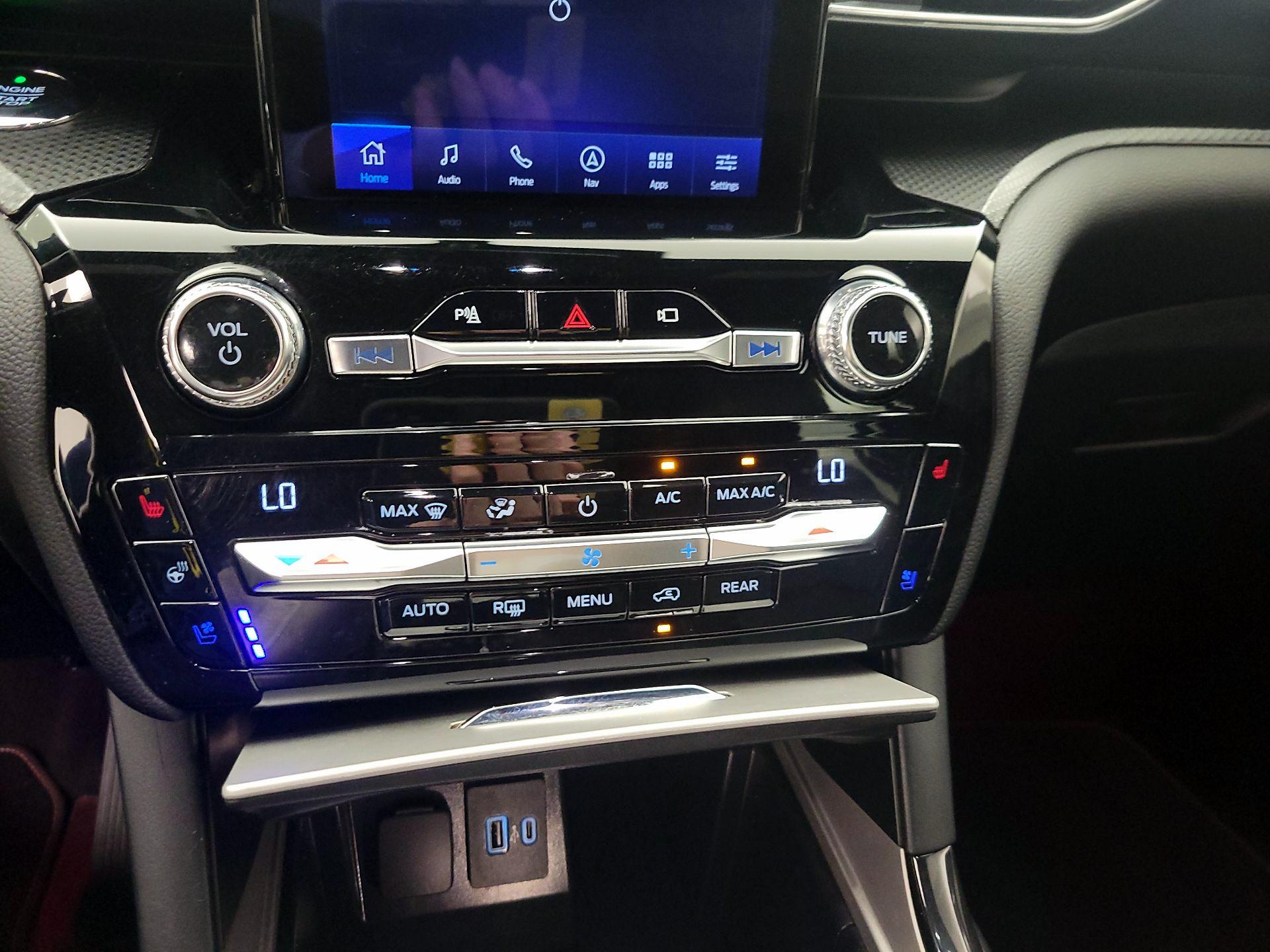 Thumbnail: 2021 Ford Explorer - 17