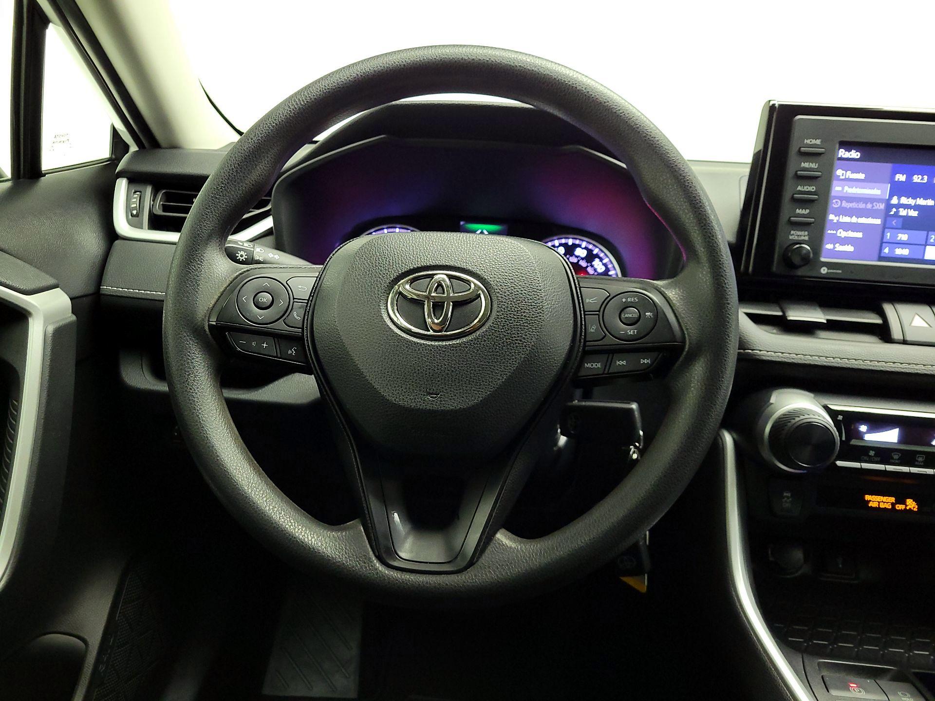 Thumbnail: 2022 Toyota RAV4 - 10