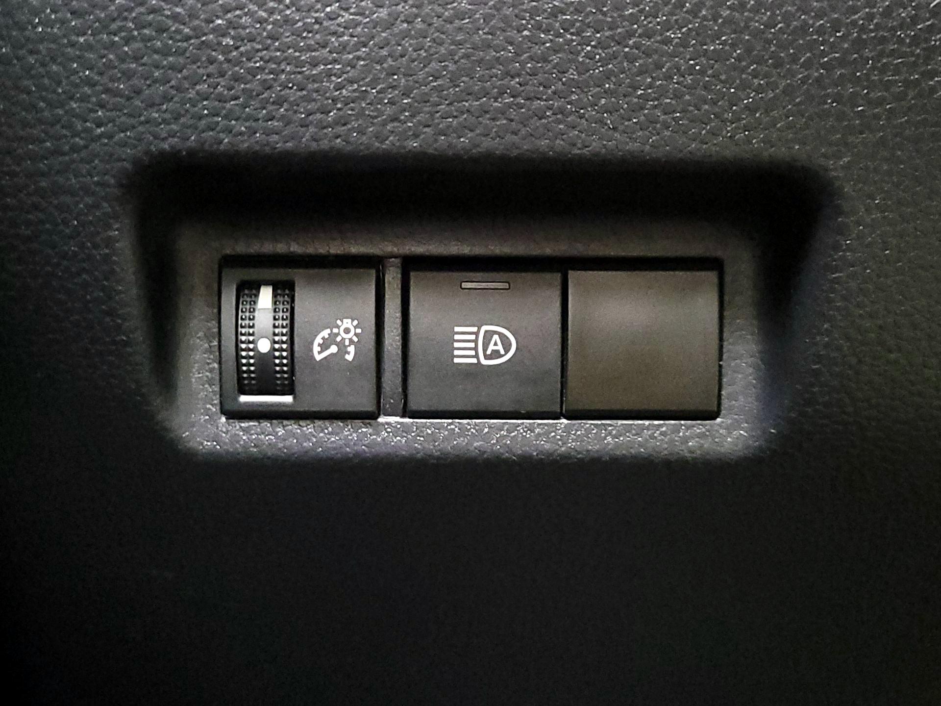 Thumbnail: 2022 Toyota RAV4 - 13