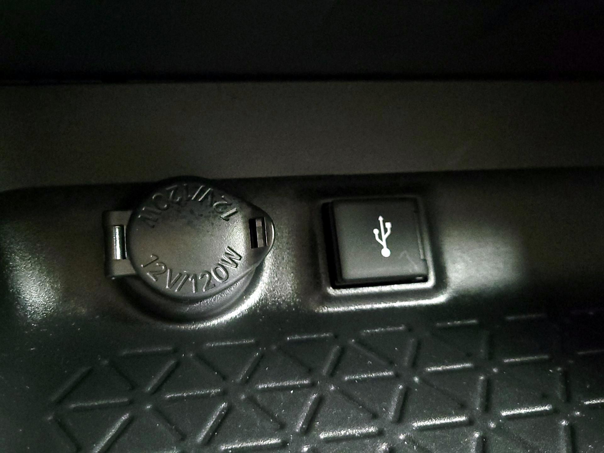 Thumbnail: 2022 Toyota RAV4 - 18