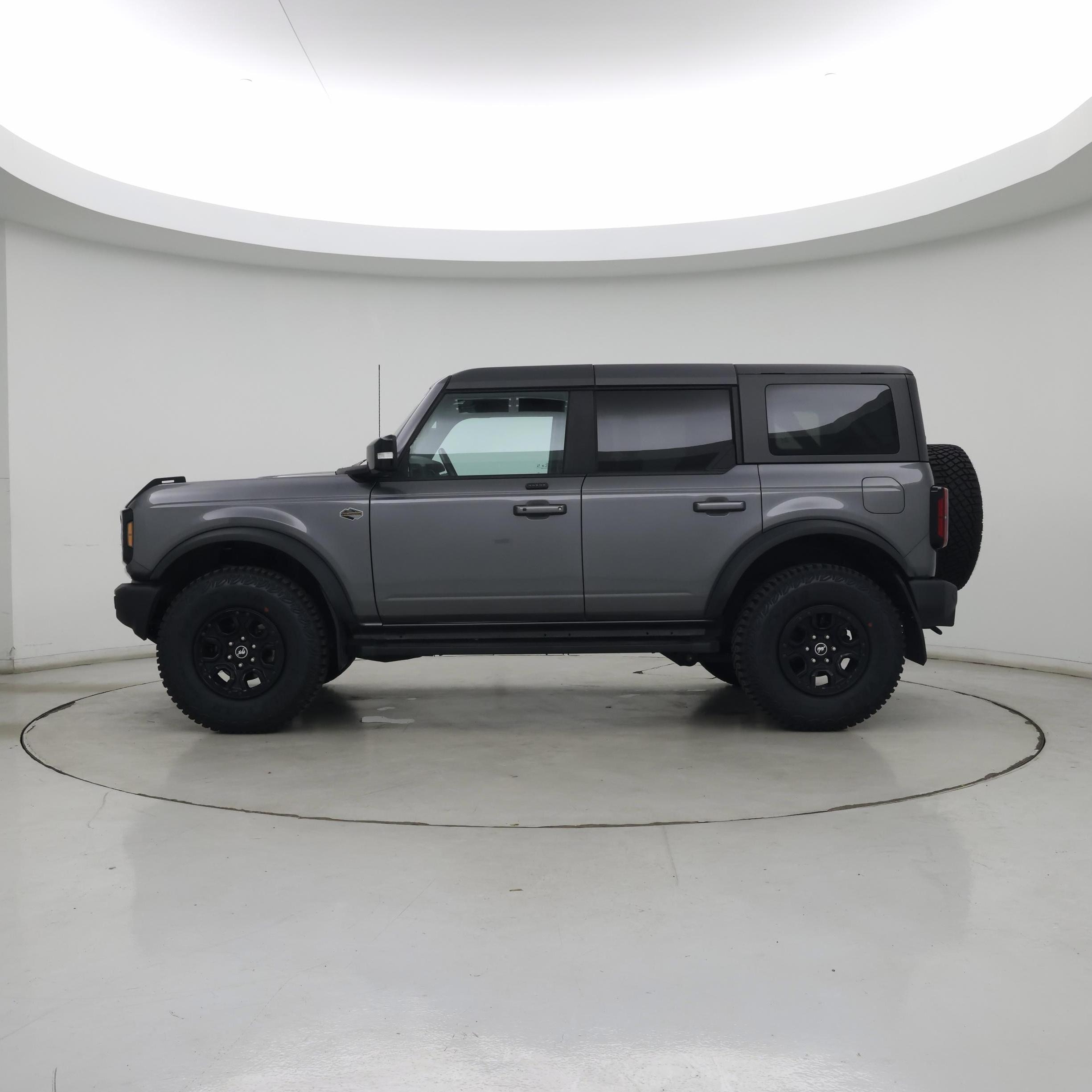 Thumbnail: 2021 Ford Bronco - 3