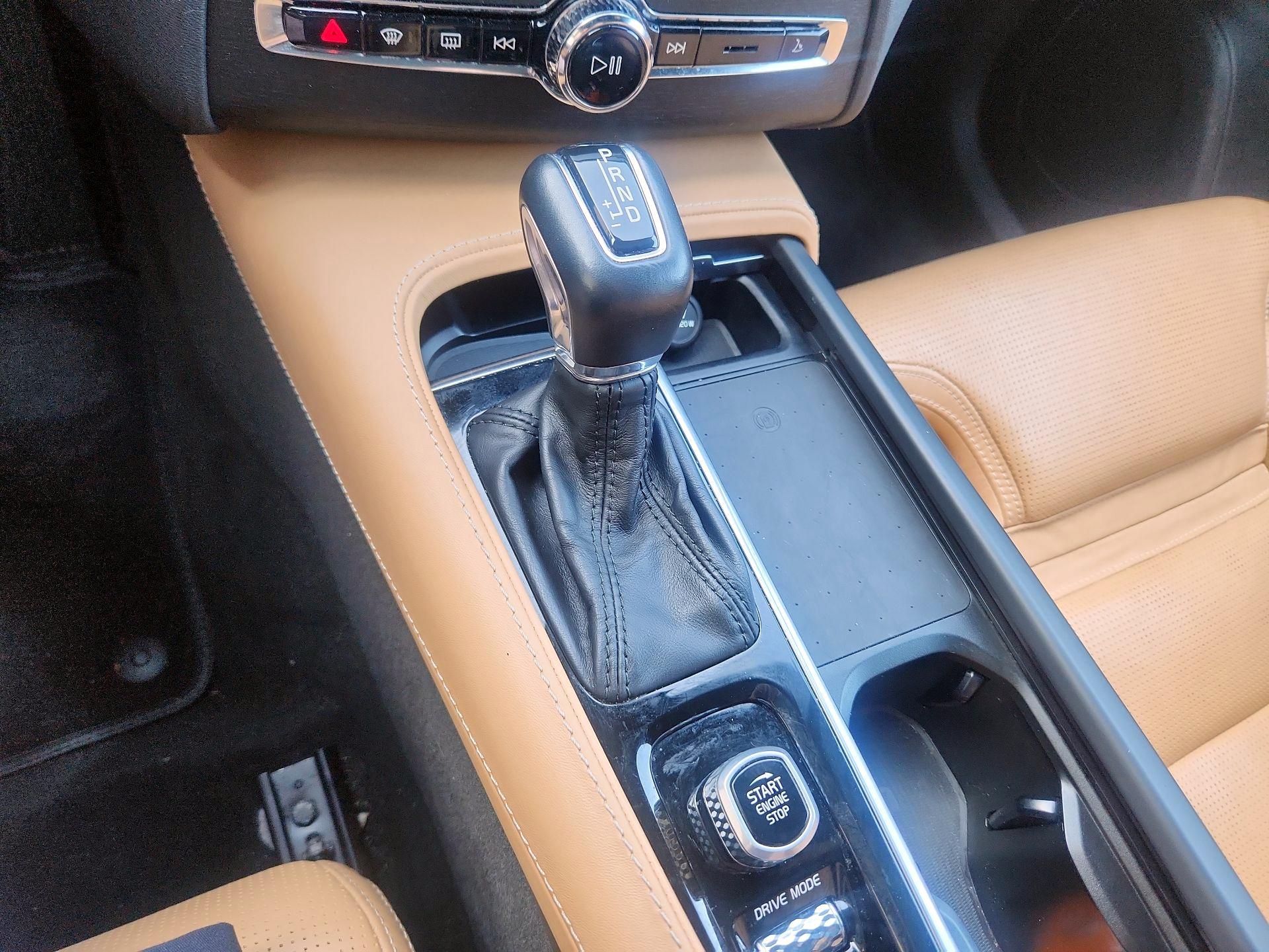 Thumbnail: 2021 Volvo XC90 - 16