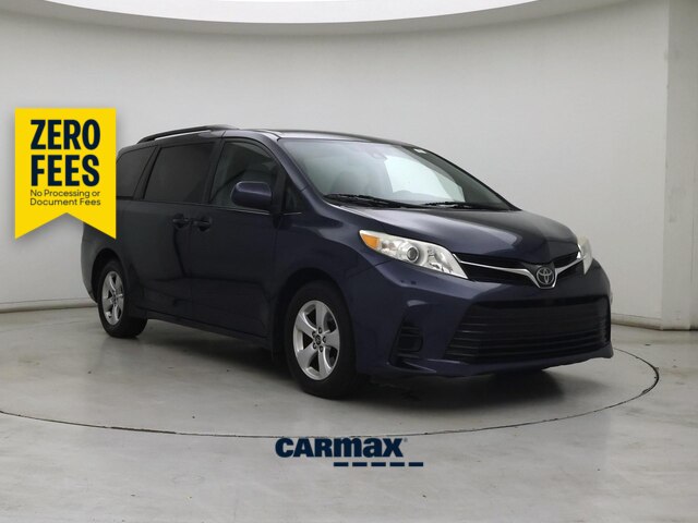 2019 Toyota Sienna LE 7-Passenger FWD with Auto-Access Seat