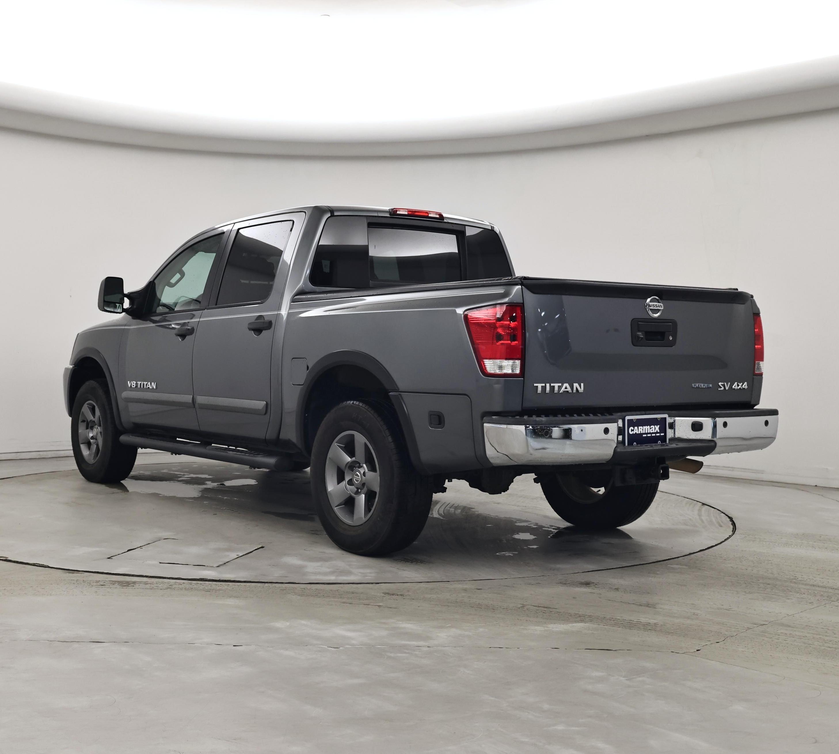 Thumbnail: 2015 Nissan Titan - 2