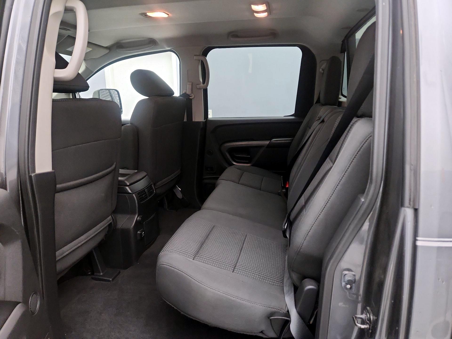 Thumbnail: 2015 Nissan Titan - 19