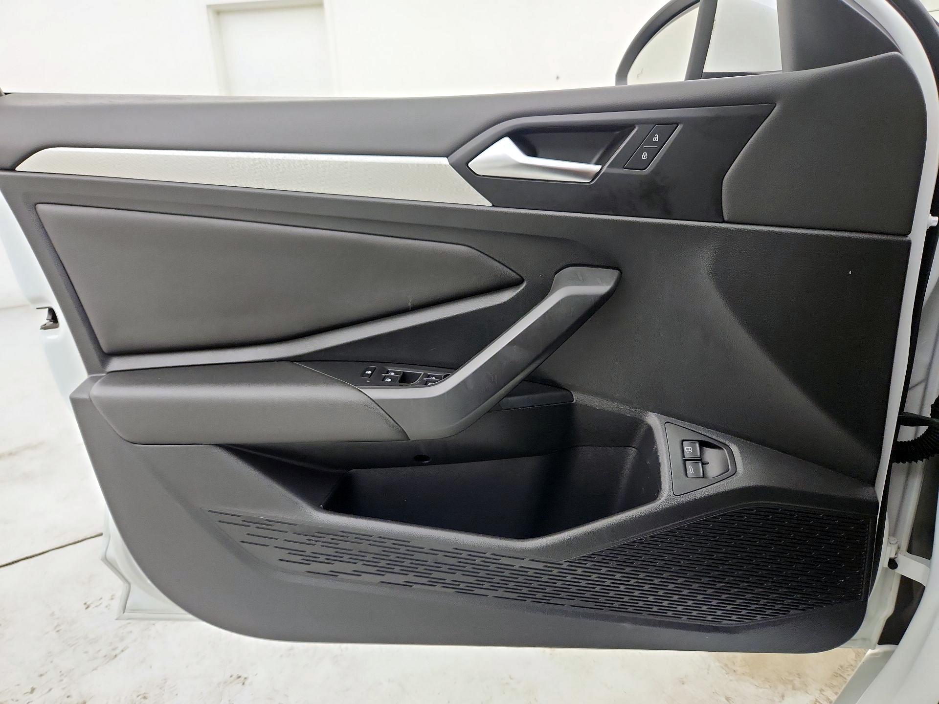Thumbnail: 2021 Volkswagen Jetta - 12