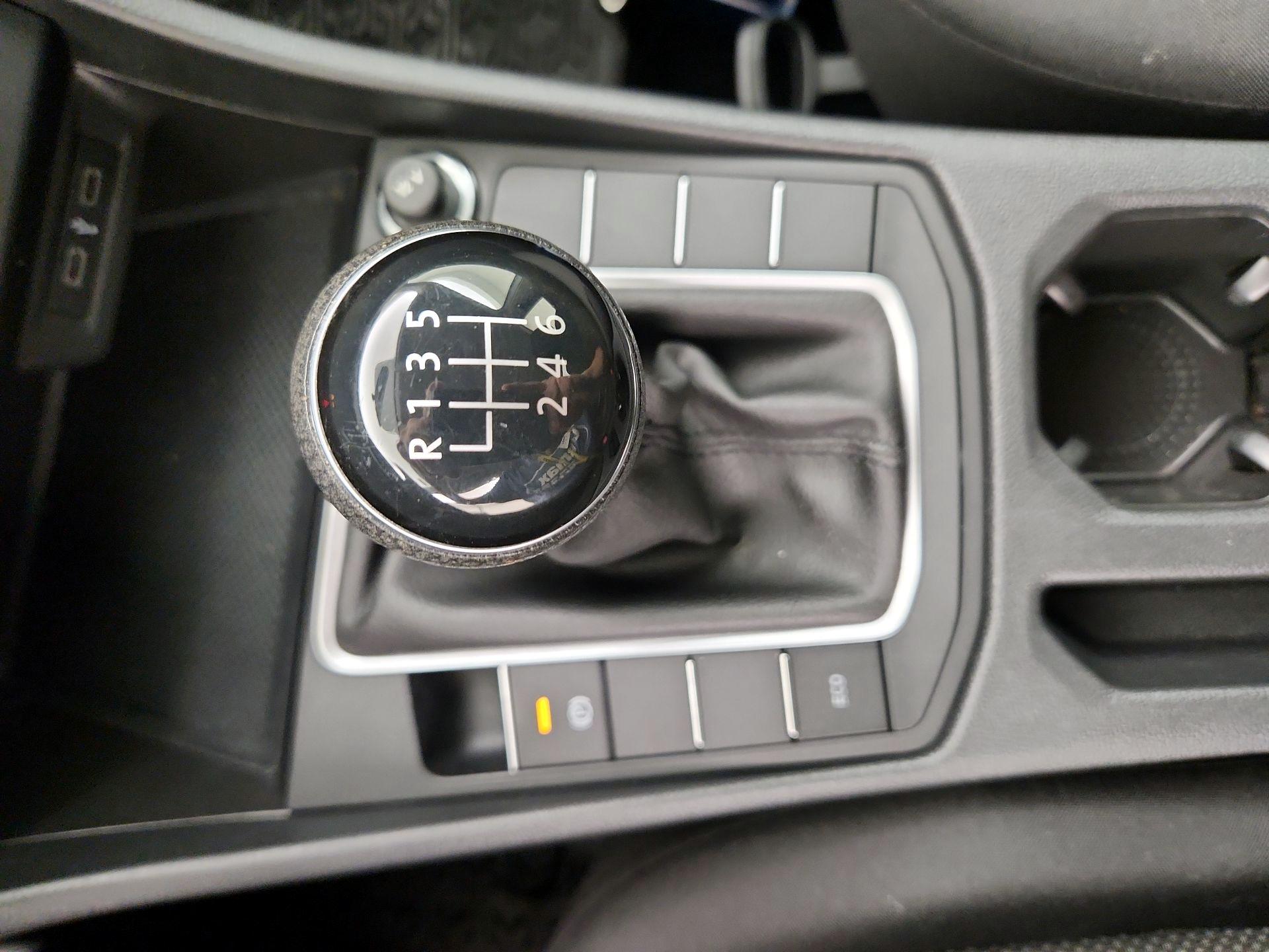 Thumbnail: 2021 Volkswagen Jetta - 17