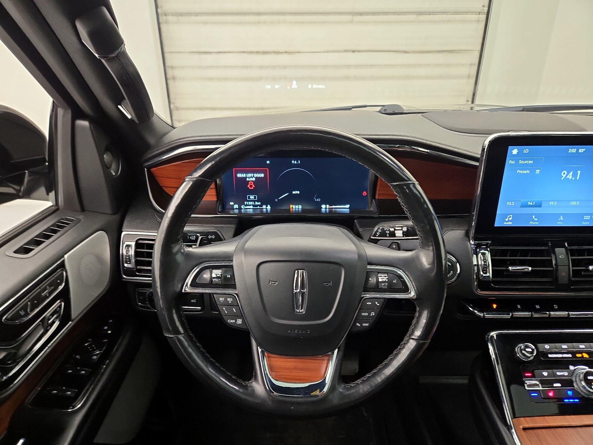 Thumbnail: 2019 Lincoln Navigator - 10