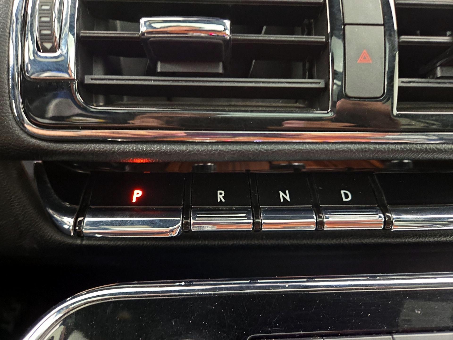 Thumbnail: 2019 Lincoln Navigator - 18