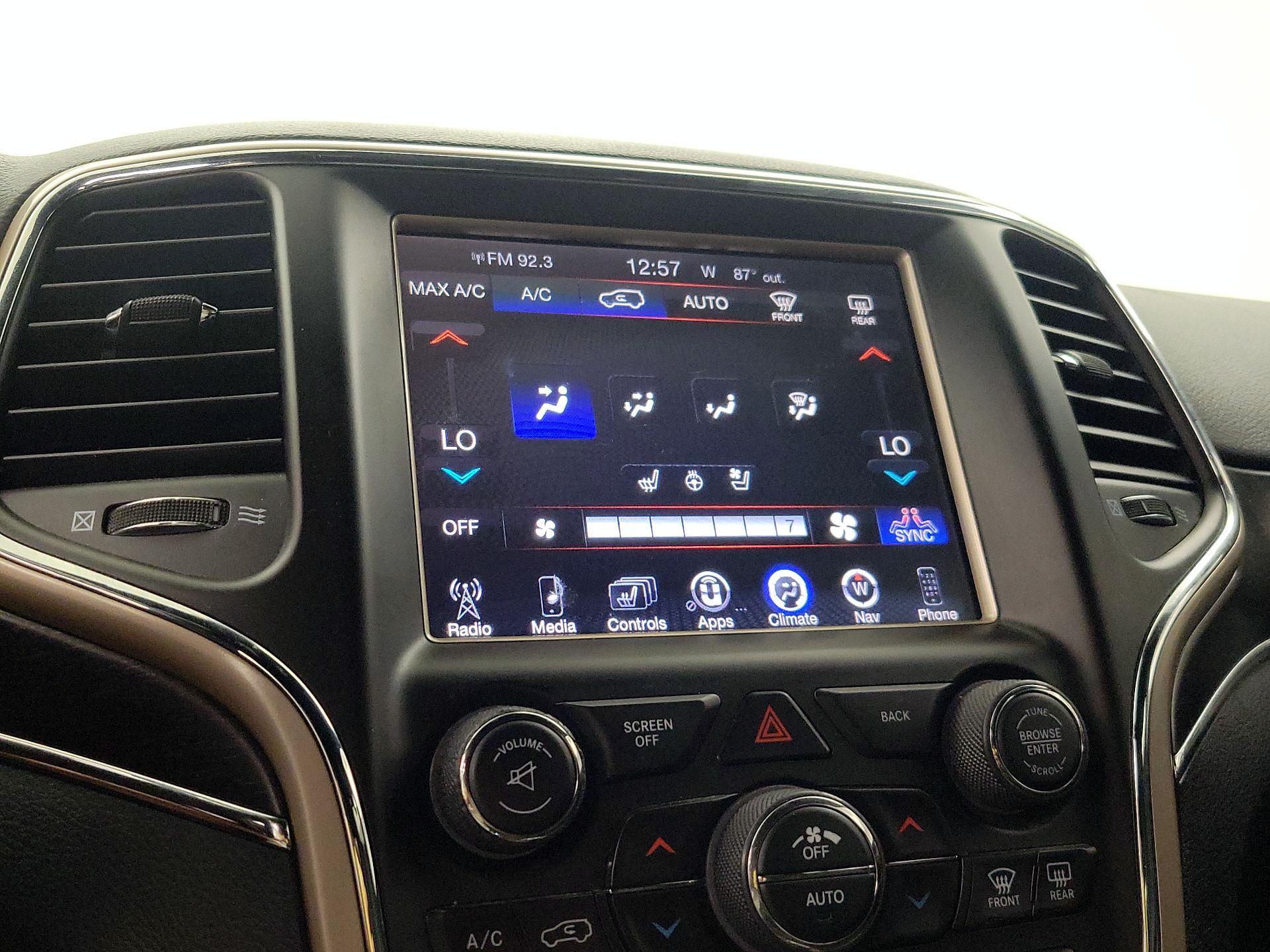 Thumbnail: 2015 Jeep Grand Cherokee - 17