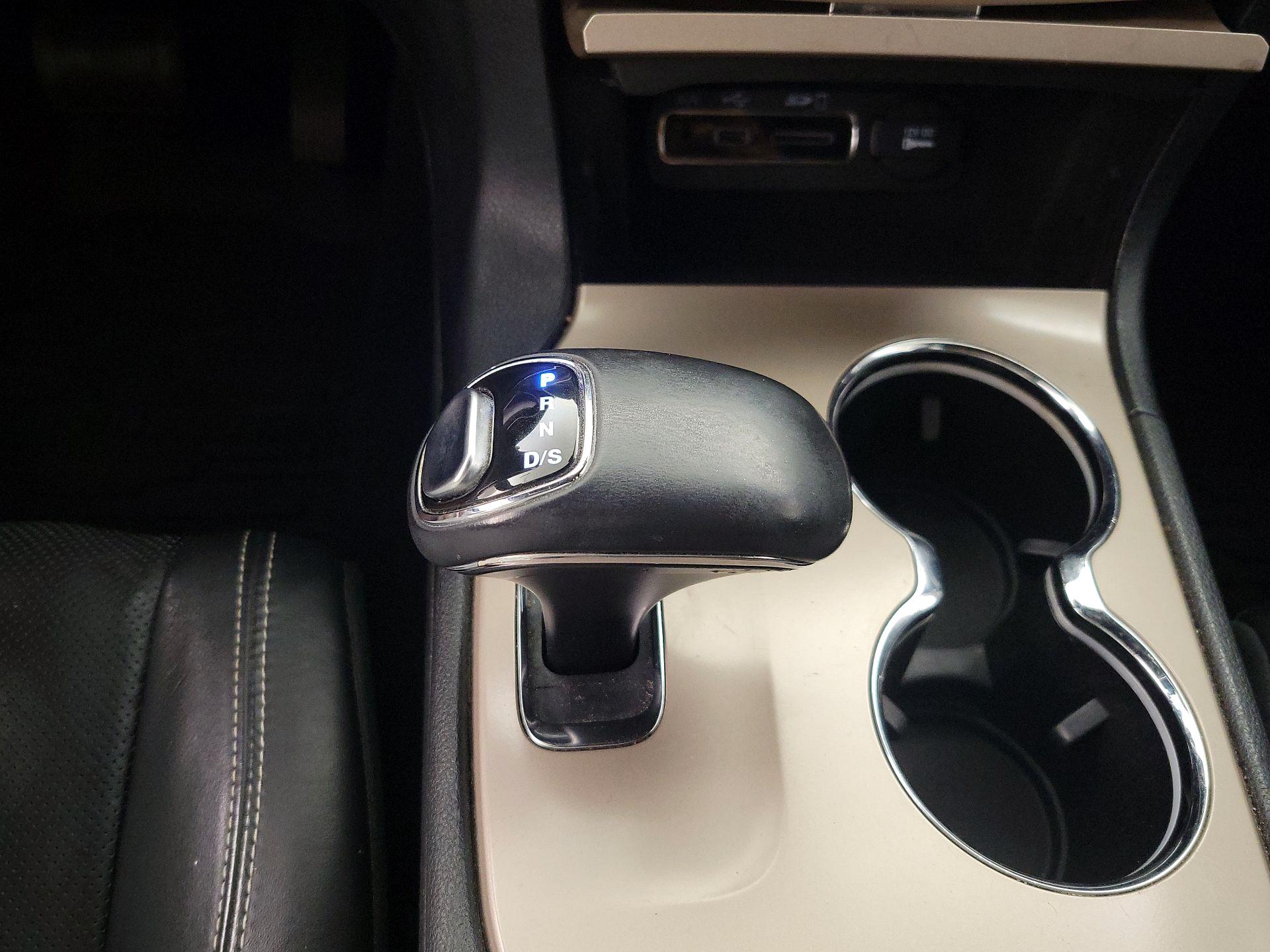 Thumbnail: 2015 Jeep Grand Cherokee - 18