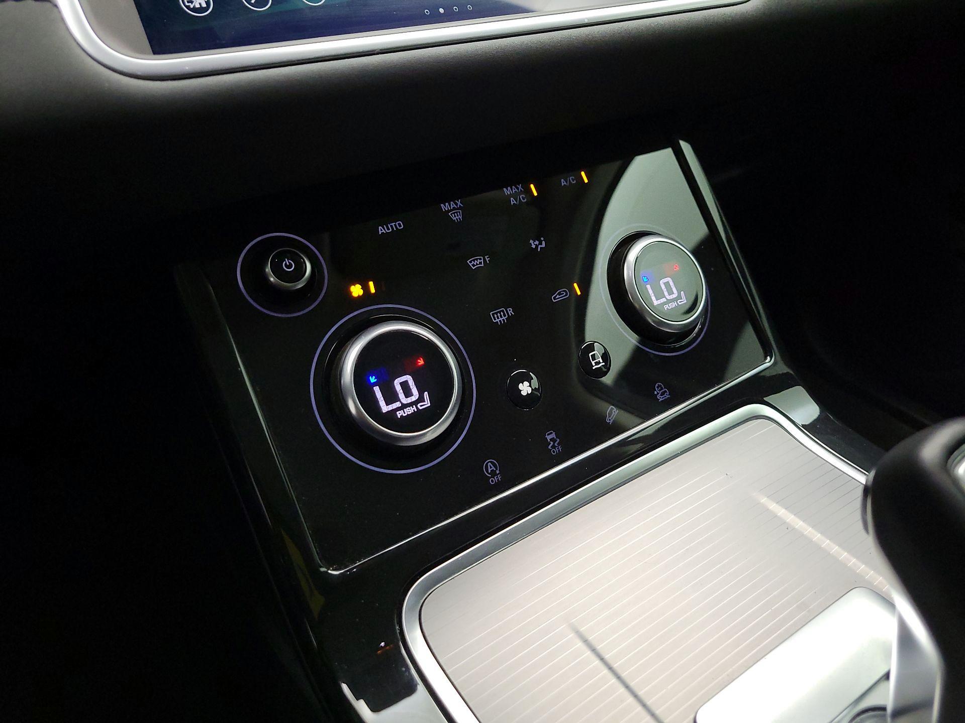 Thumbnail: 2020 Land Rover Range Rover Evoque - 16