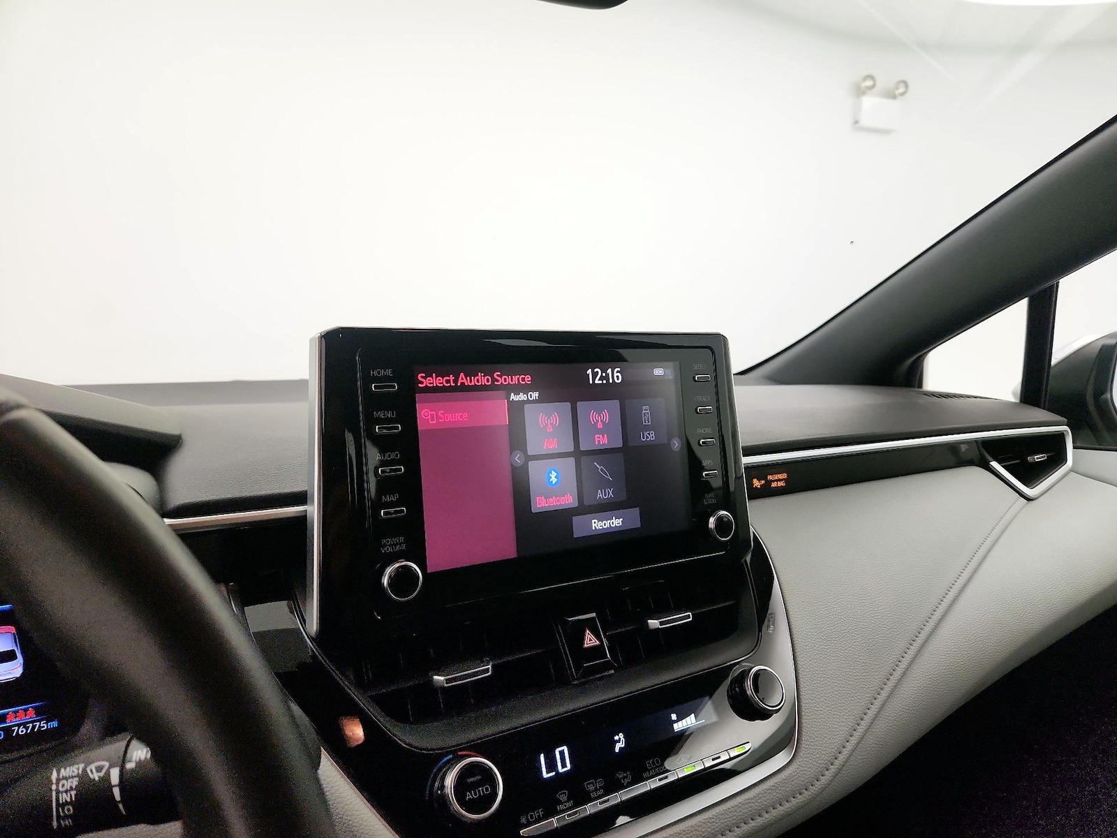 2020 Toyota Corolla SE - Photo 16