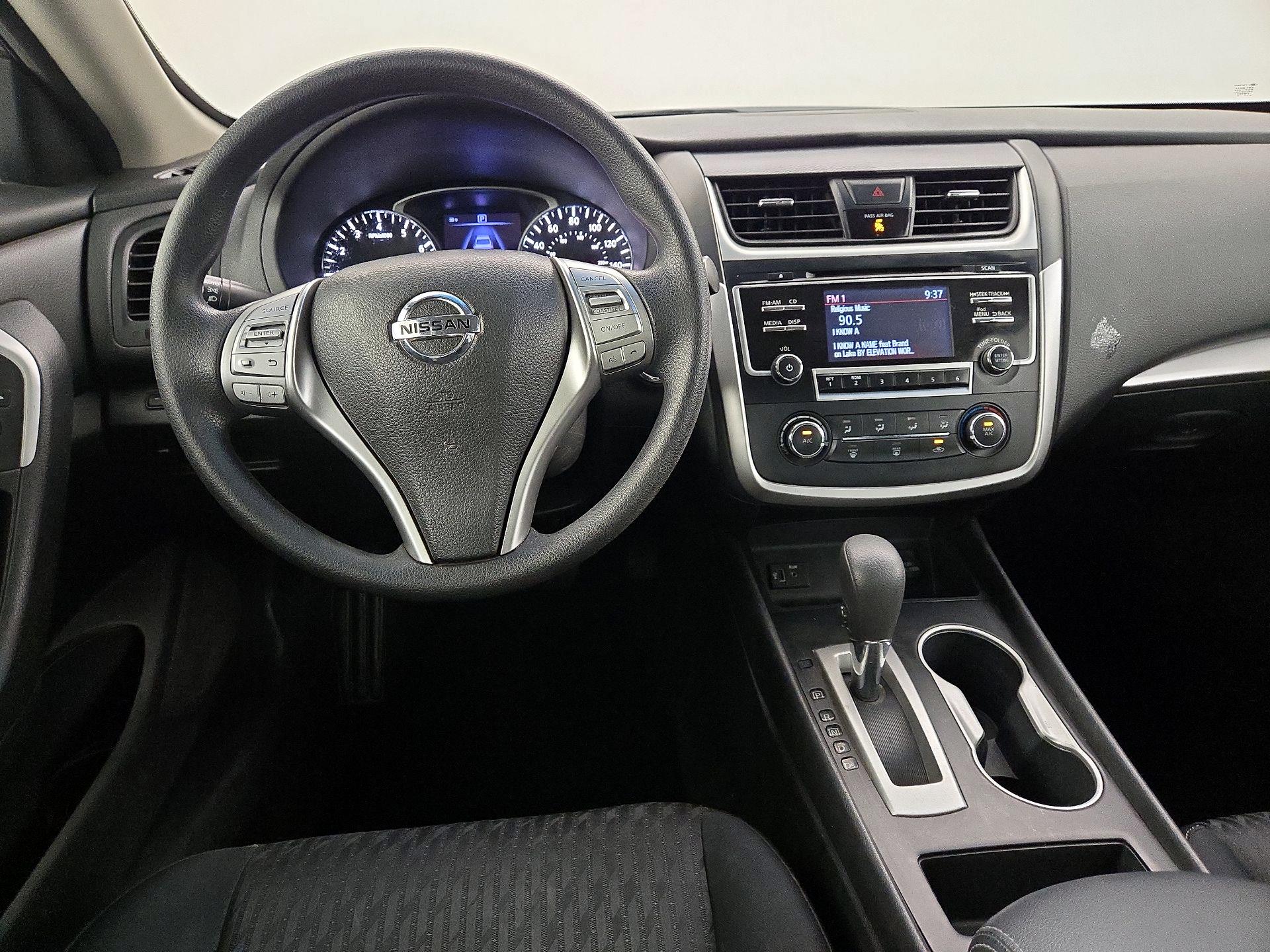 Thumbnail: 2018 Nissan Altima - 10
