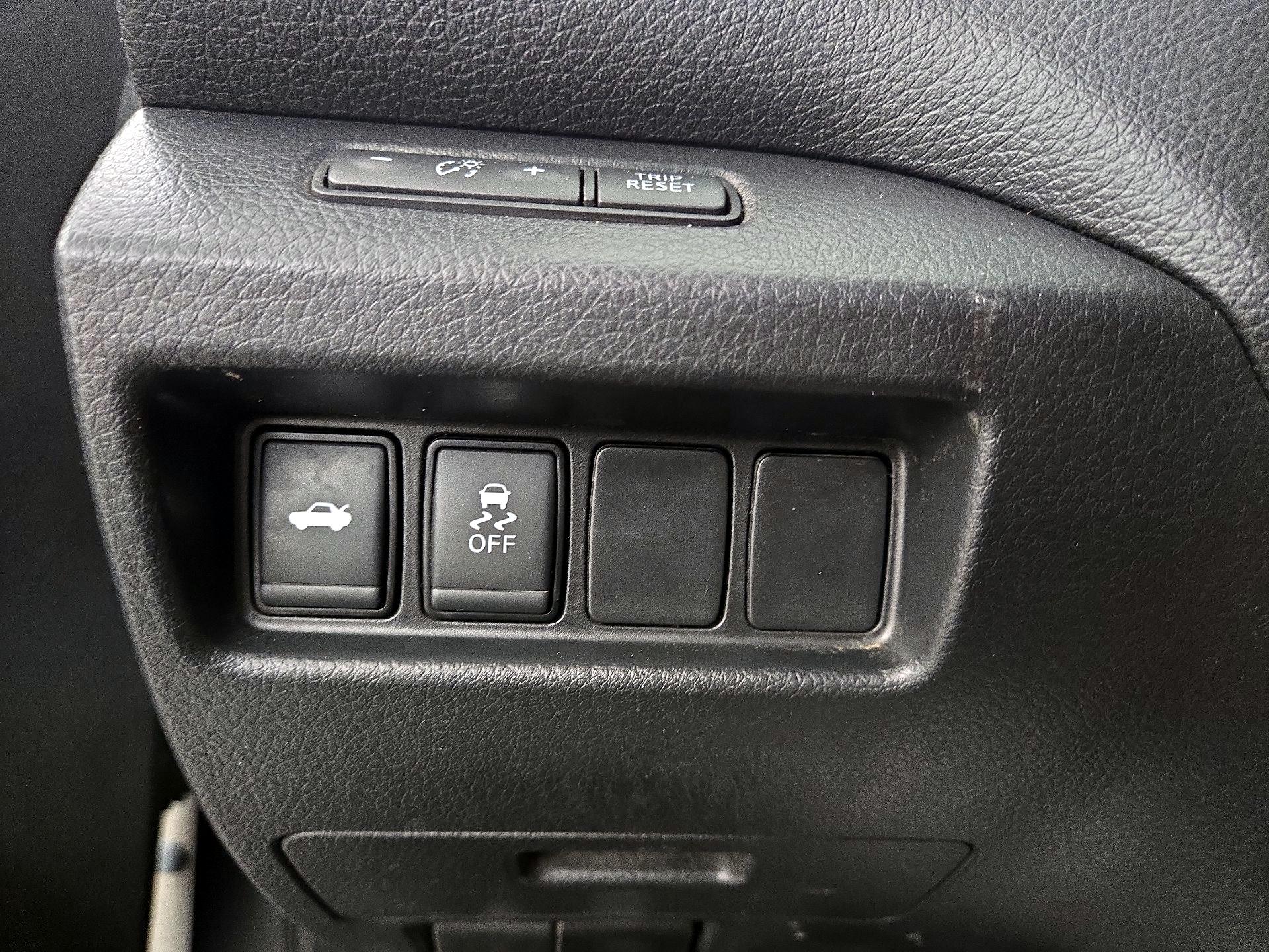 Thumbnail: 2018 Nissan Altima - 13