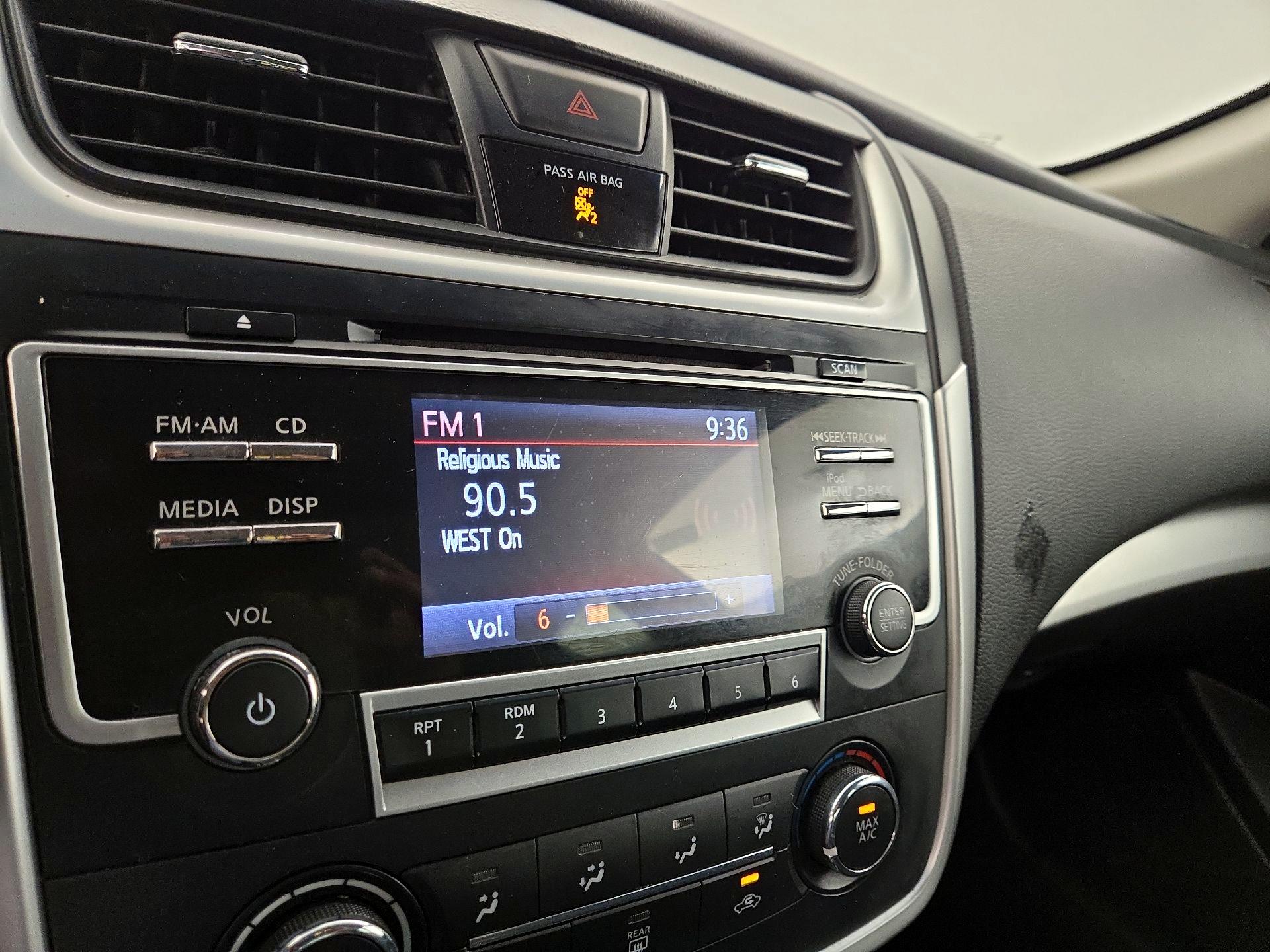 Thumbnail: 2018 Nissan Altima - 15