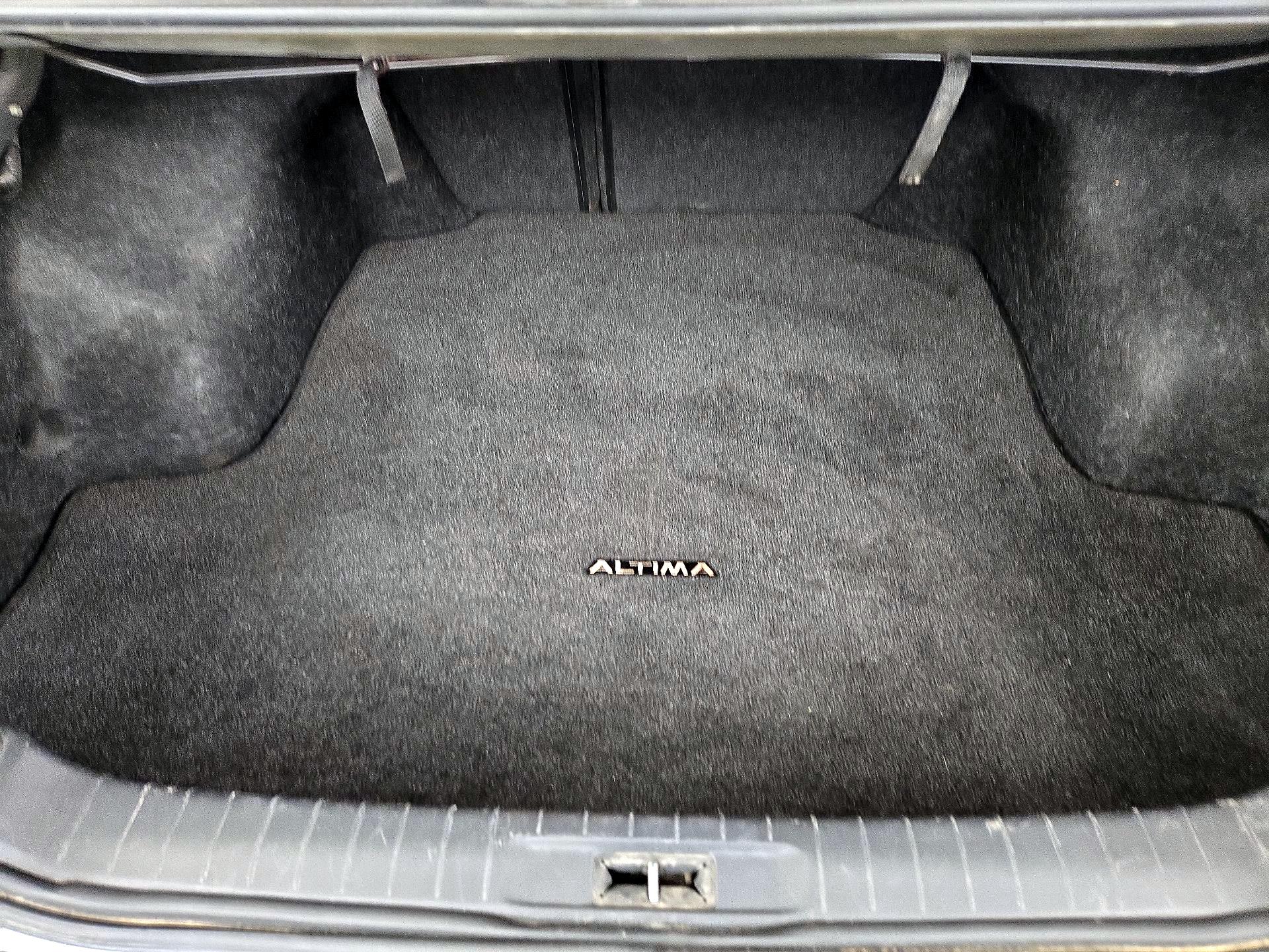 Thumbnail: 2018 Nissan Altima - 20