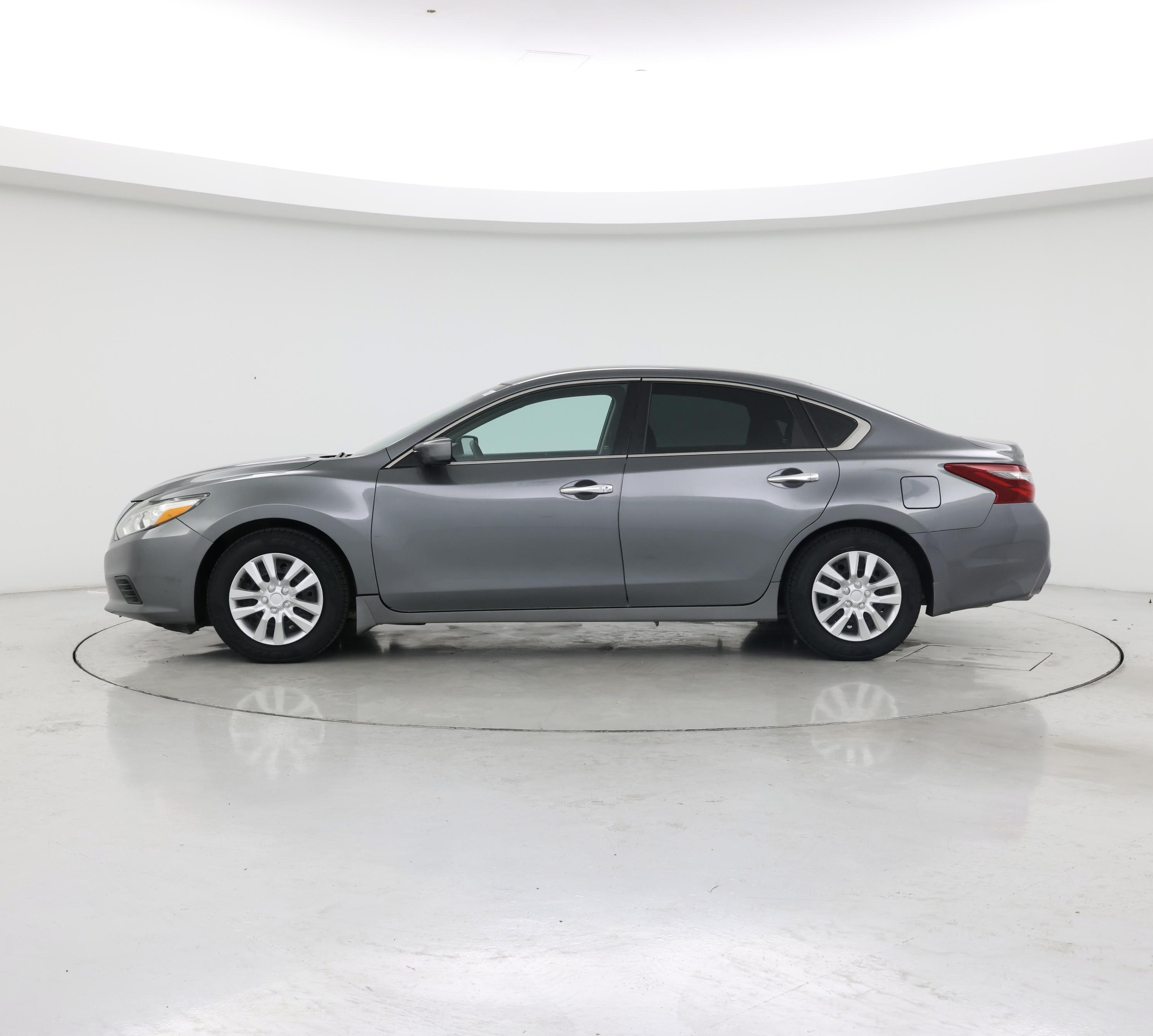 Thumbnail: 2018 Nissan Altima - 3