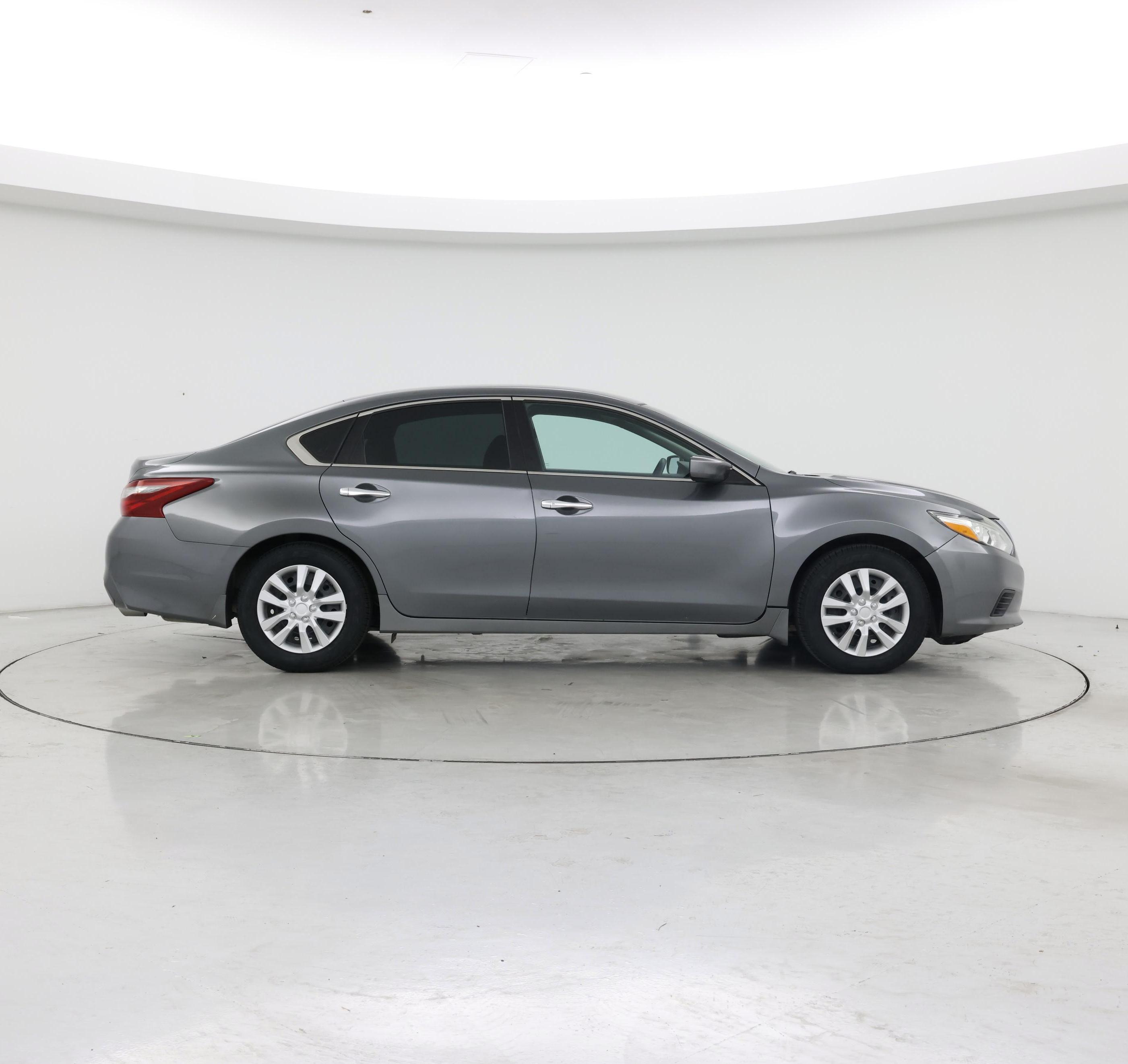 Thumbnail: 2018 Nissan Altima - 7