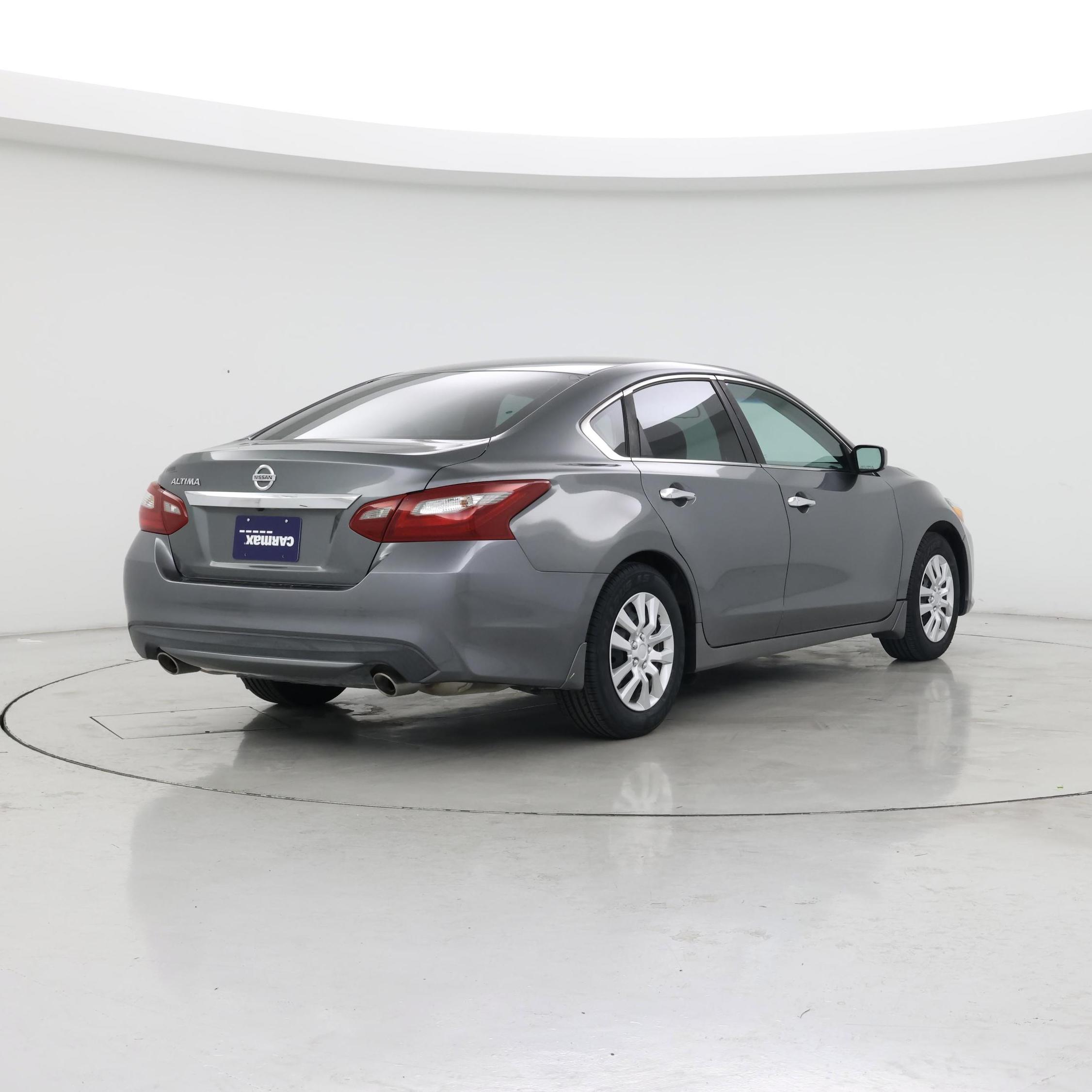 Thumbnail: 2018 Nissan Altima - 8