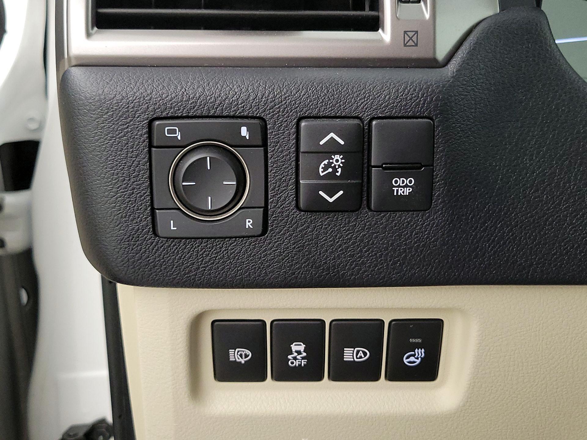 Thumbnail: 2023 Lexus GX - 13