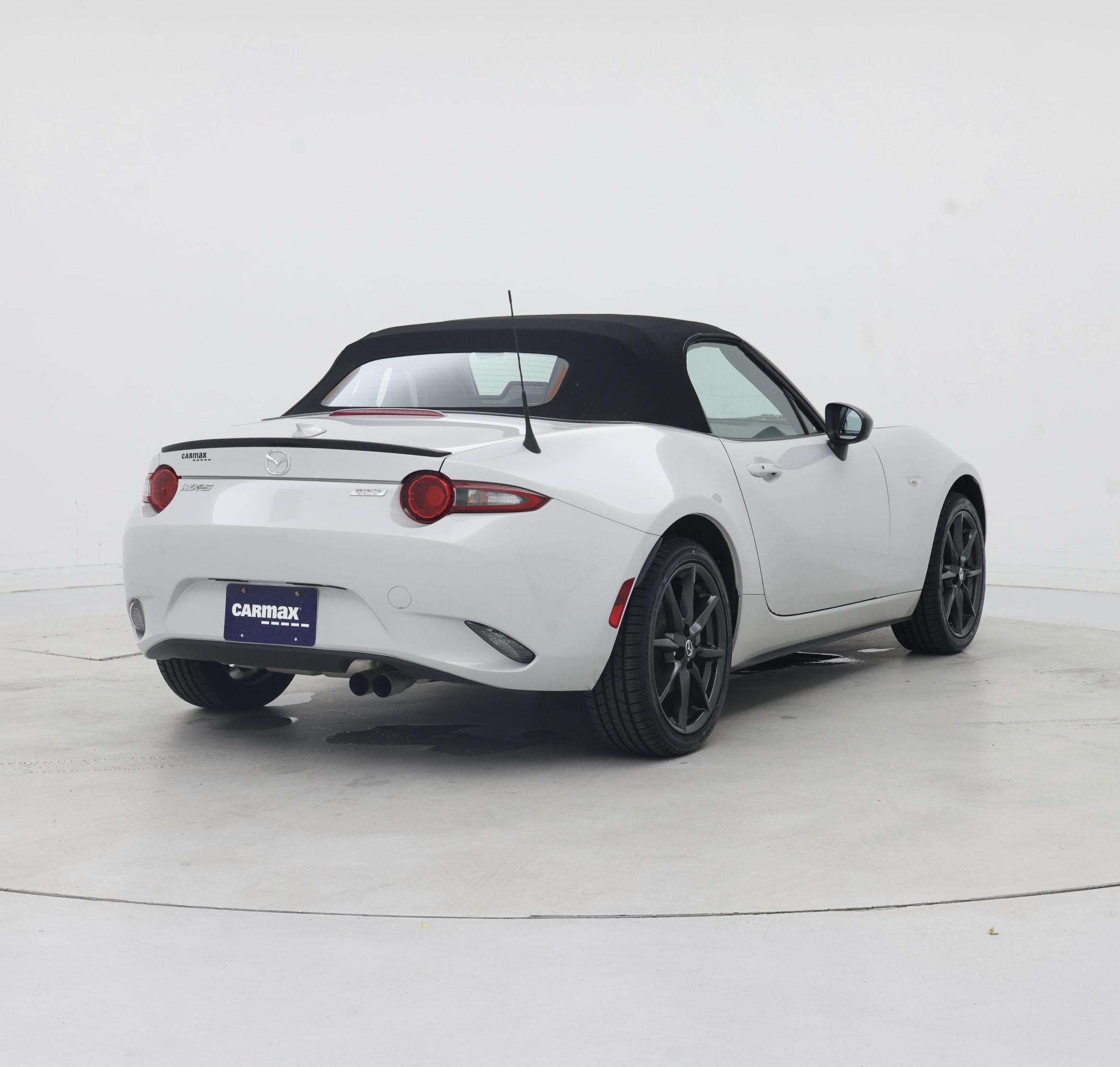 Thumbnail: 2016 Mazda MX-5 Miata - 8
