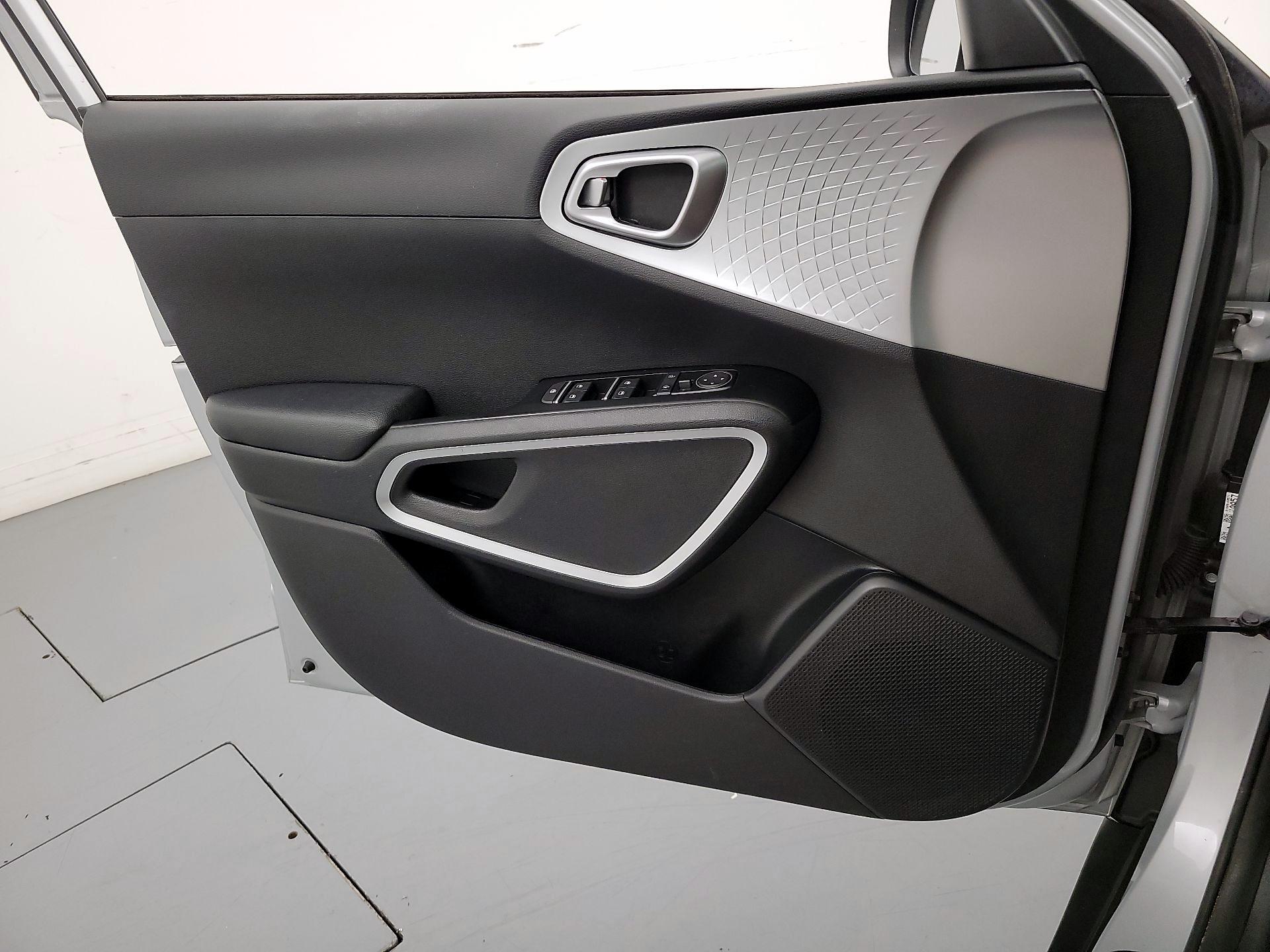 Thumbnail: 2020 Kia Soul - 12