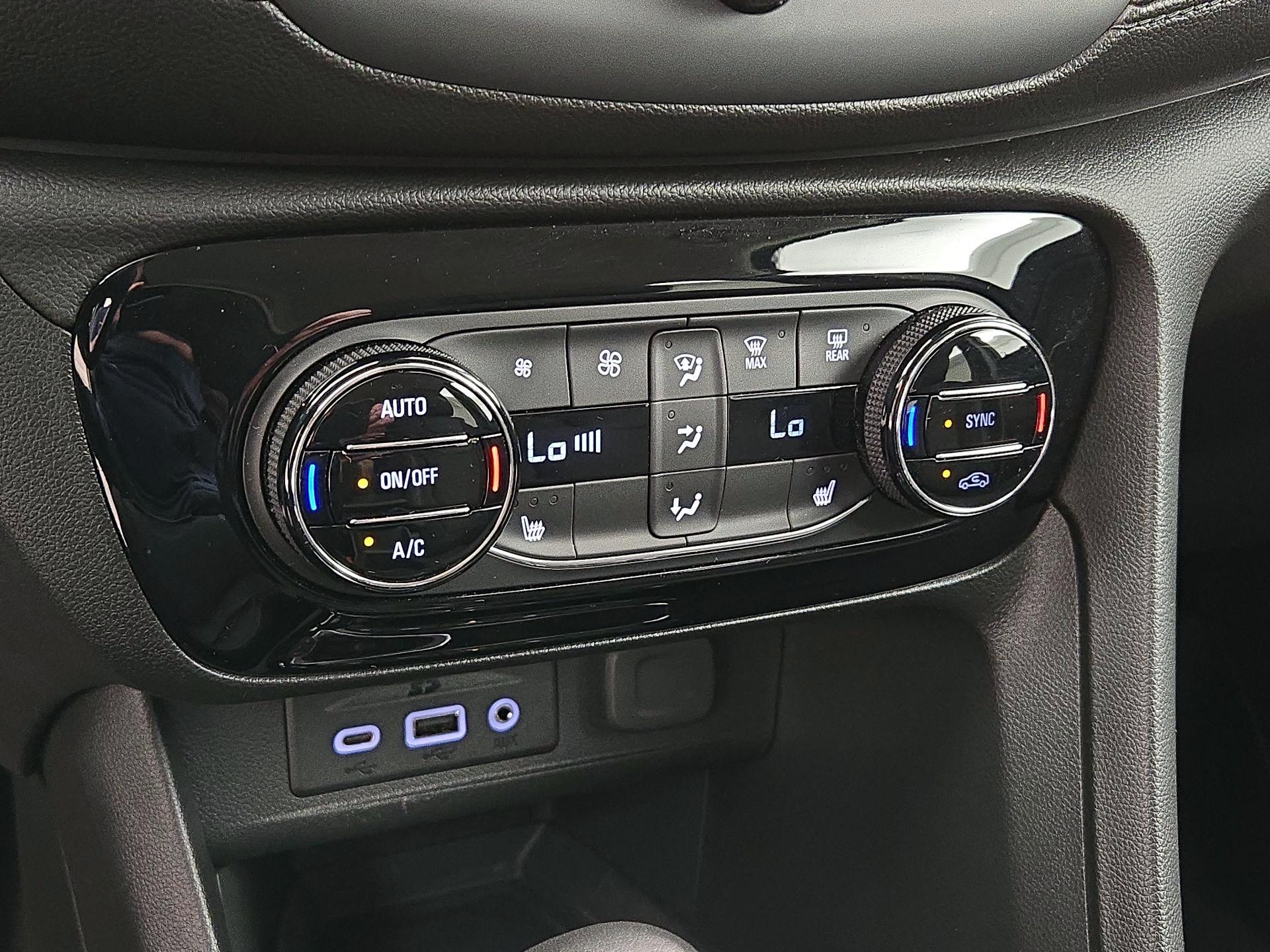 Thumbnail: 2020 Buick Encore GX - 17