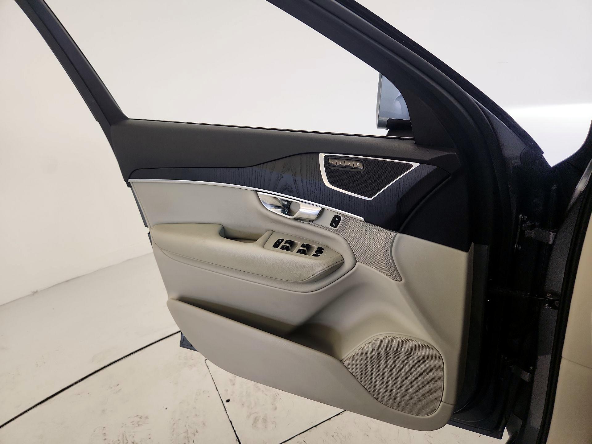 Thumbnail: 2020 Volvo XC90 - 12
