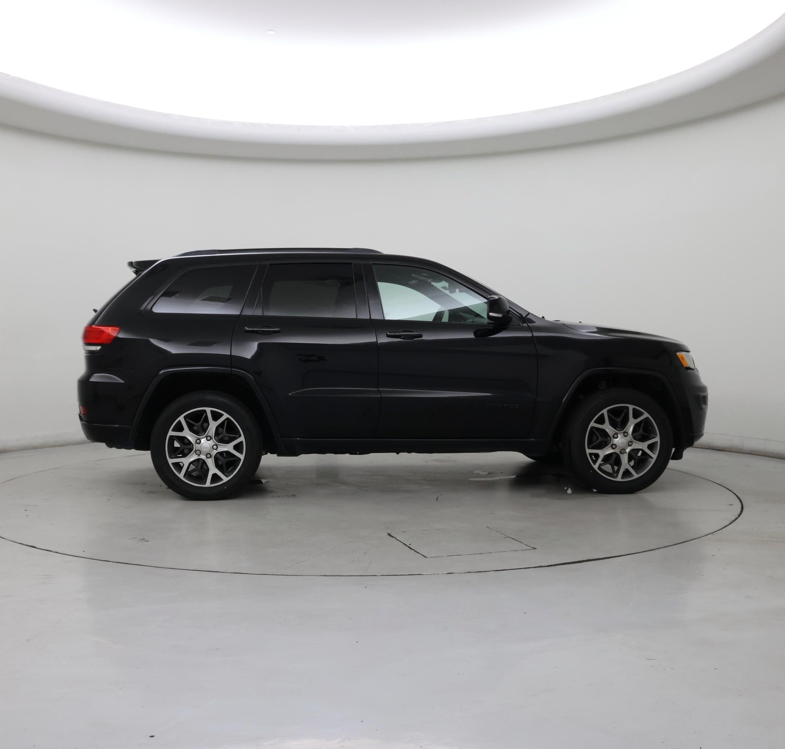 Thumbnail: 2020 Jeep Grand Cherokee - 7