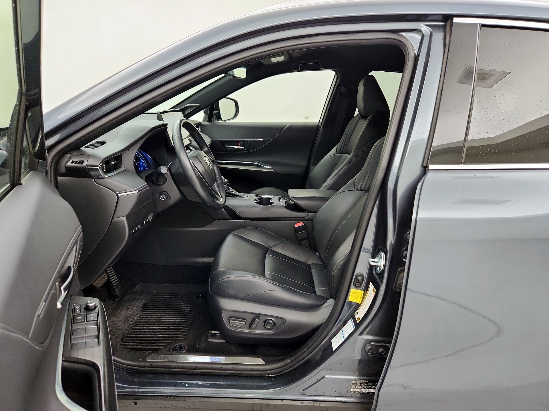 Thumbnail: 2021 Toyota Venza - 11