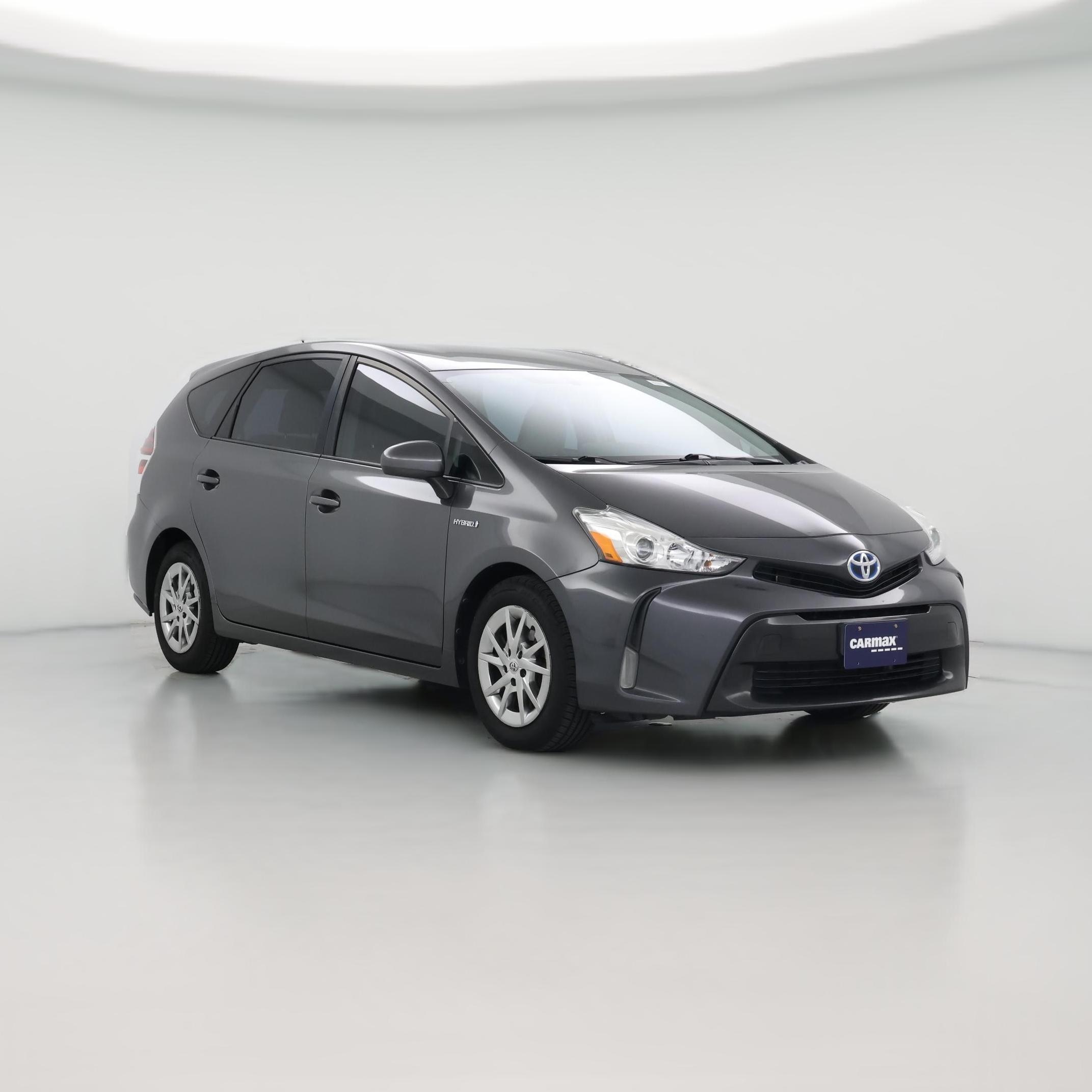 Thumbnail: 2015 Toyota Prius v - 1