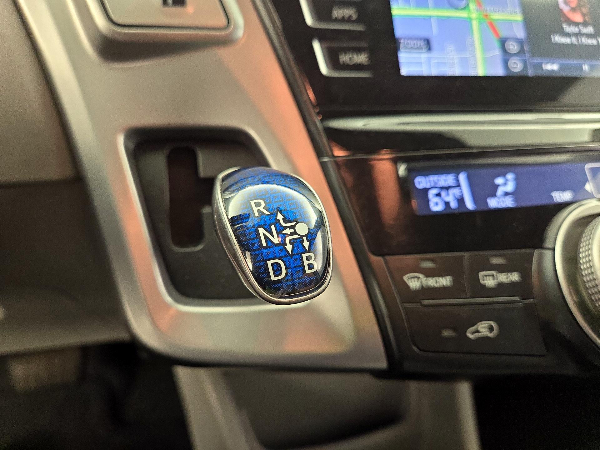 Thumbnail: 2015 Toyota Prius v - 18